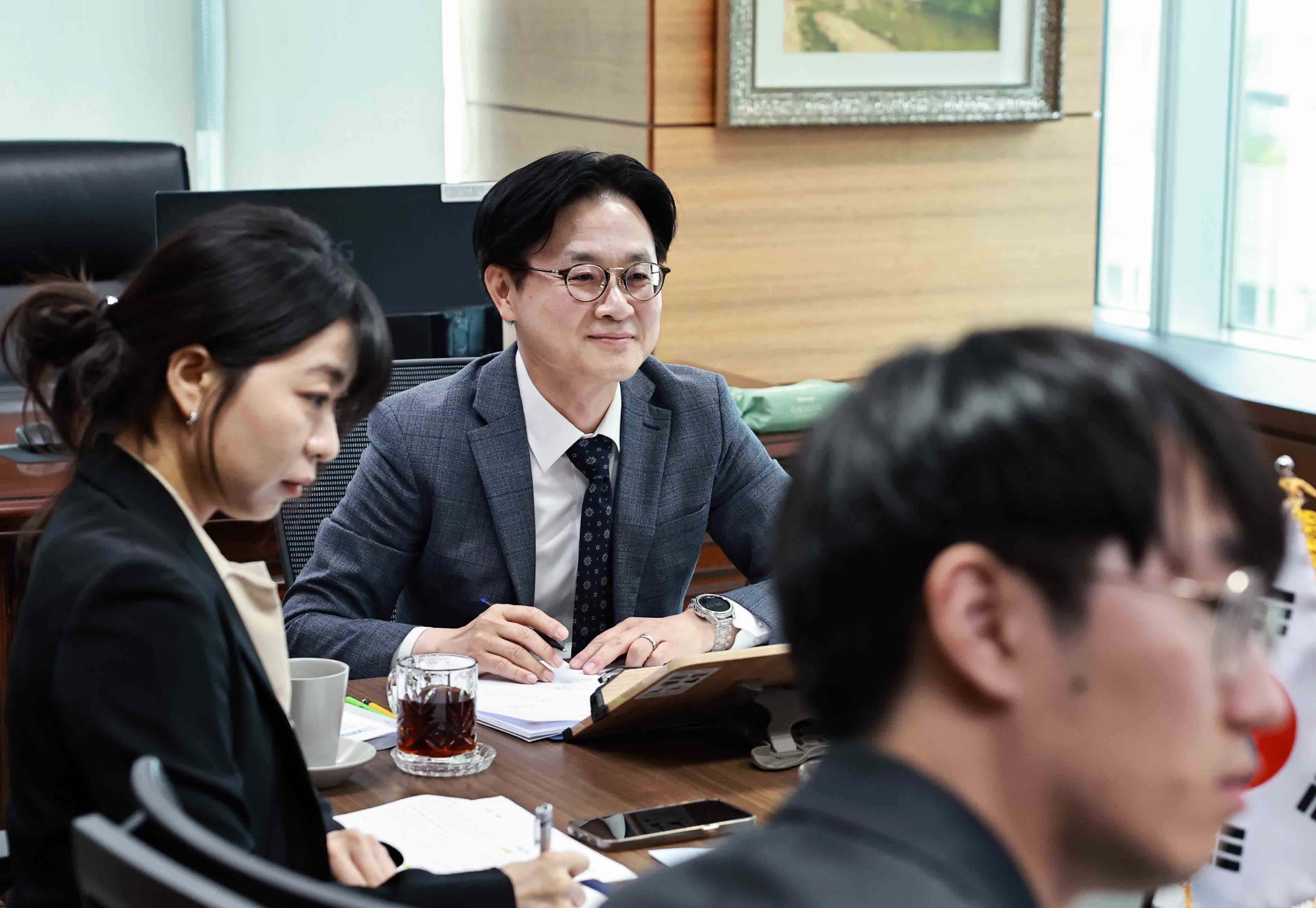 일본 경제산업성 대신 면담 3