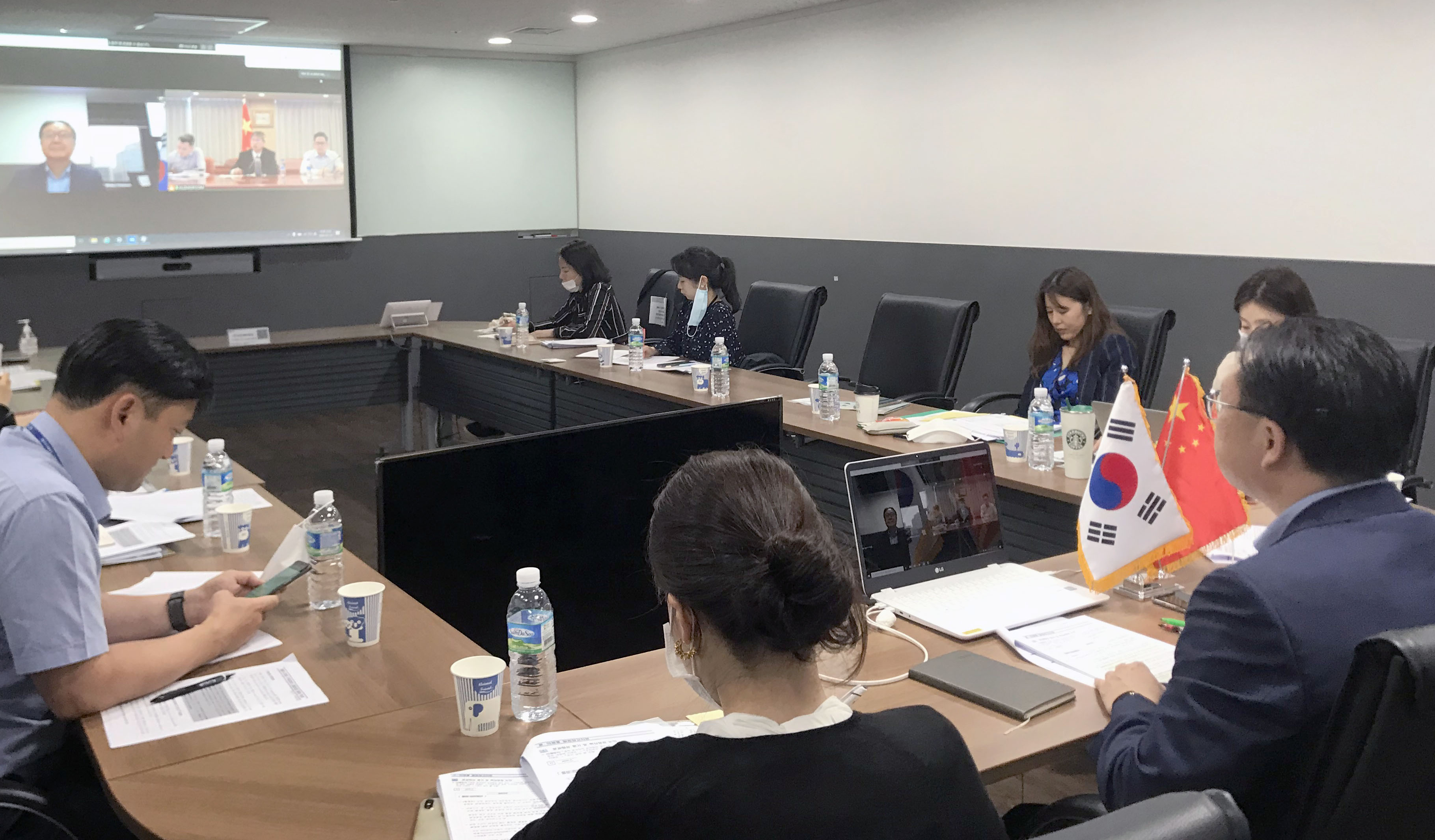 제8차 한-중 자유무역협정(FTA) 서비스·투자 후속협상 수석대표 영상회의 1
