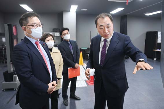 중견기업인 엠씨넥스 현장방문 1