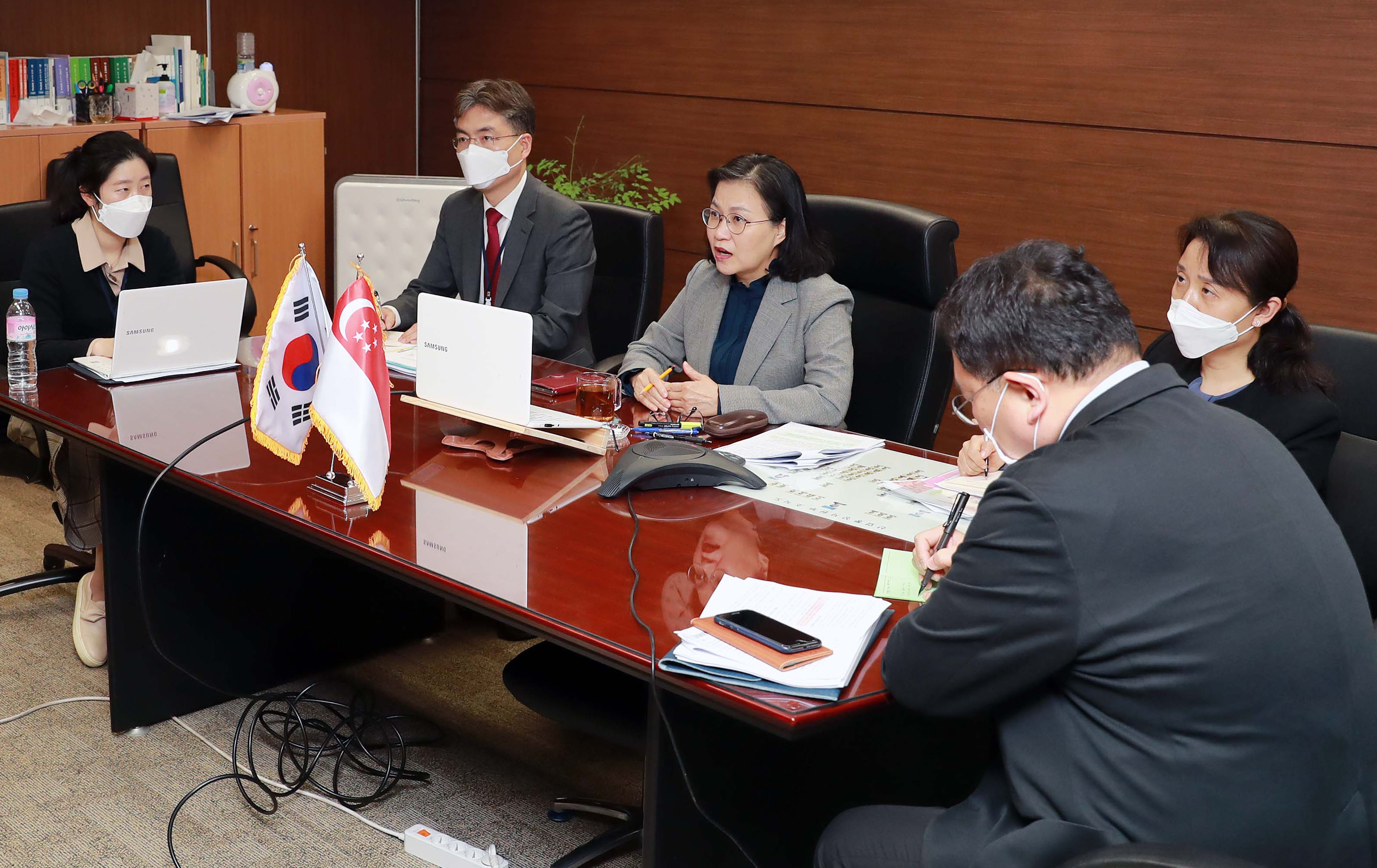 한-싱가포르 통상산업부 장관 영상회의 2