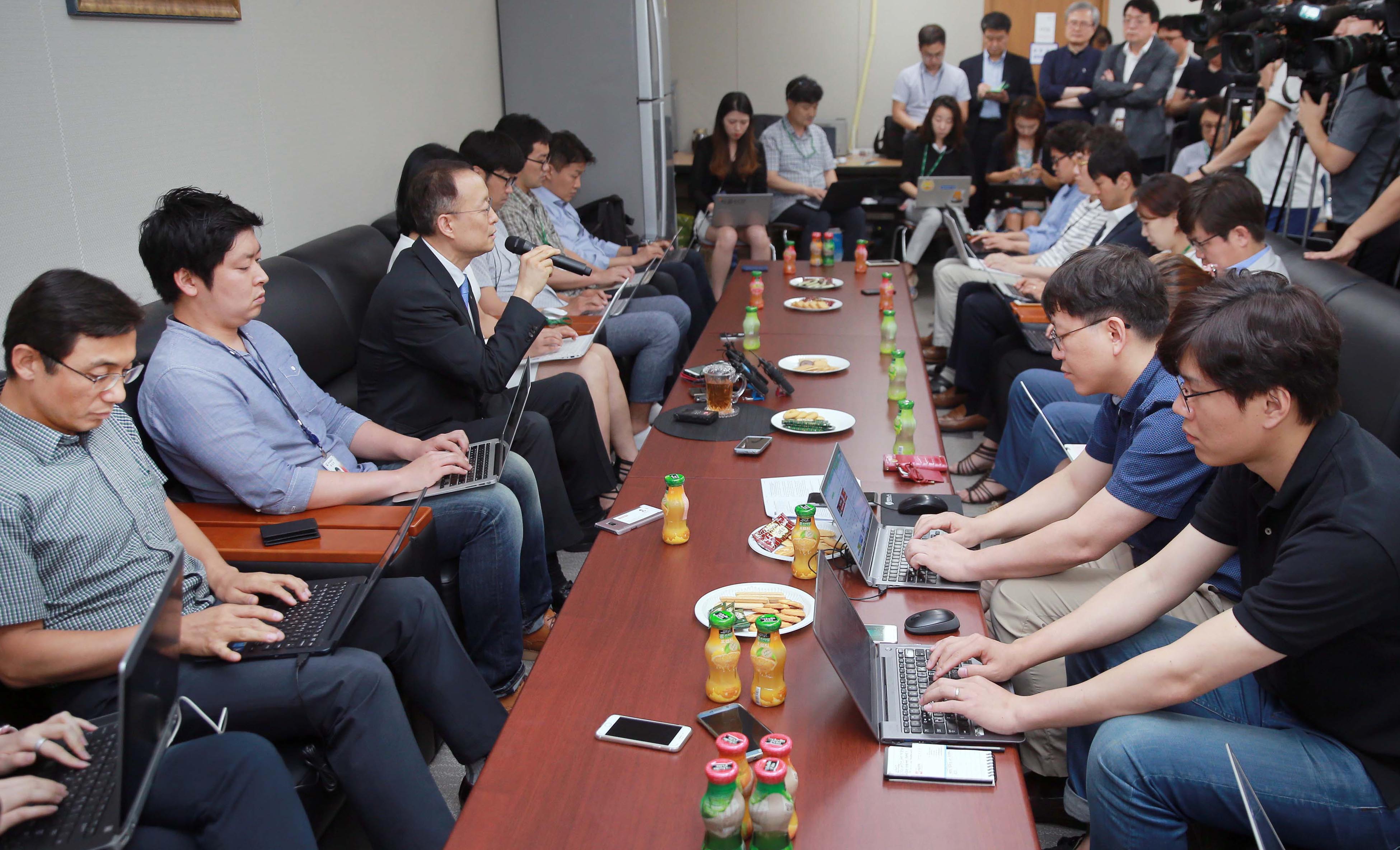 장관 취임 출입기자단과의 간담회 3
