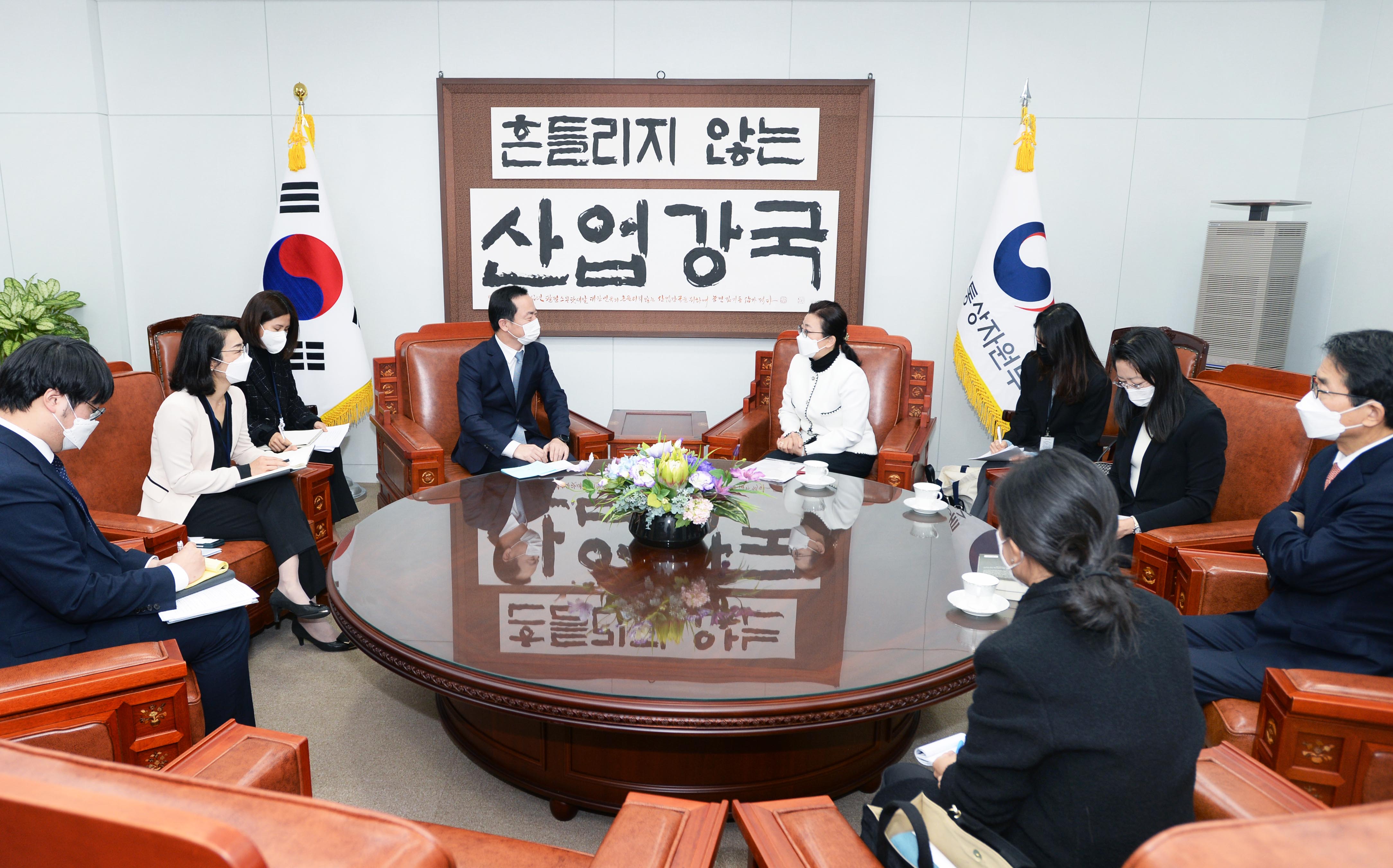 한중일 3국 협력 사무국 사무총장단 접견 5