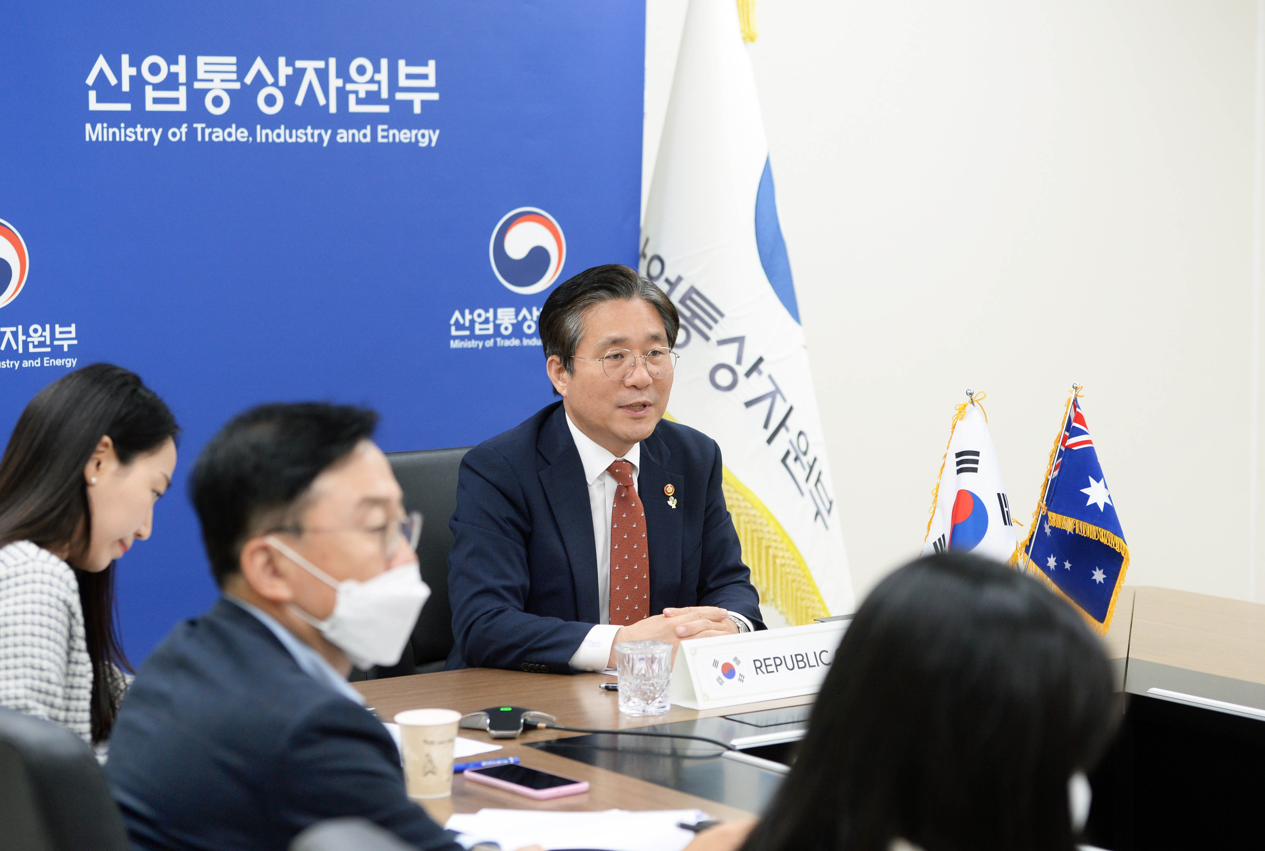 호주 산업과학에너지자원부 장관 영상회의 4