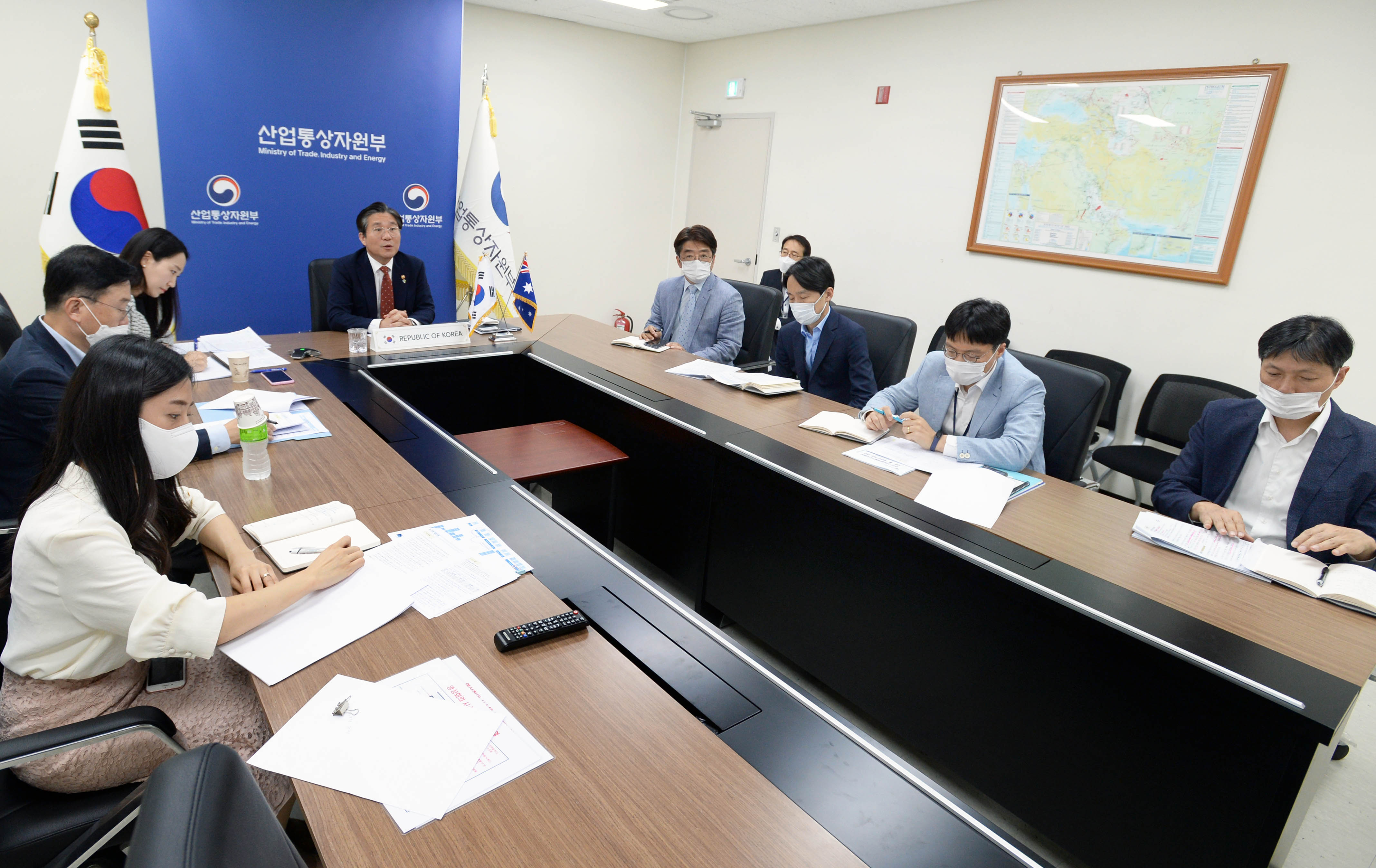 호주 산업과학에너지자원부 장관 영상회의 5