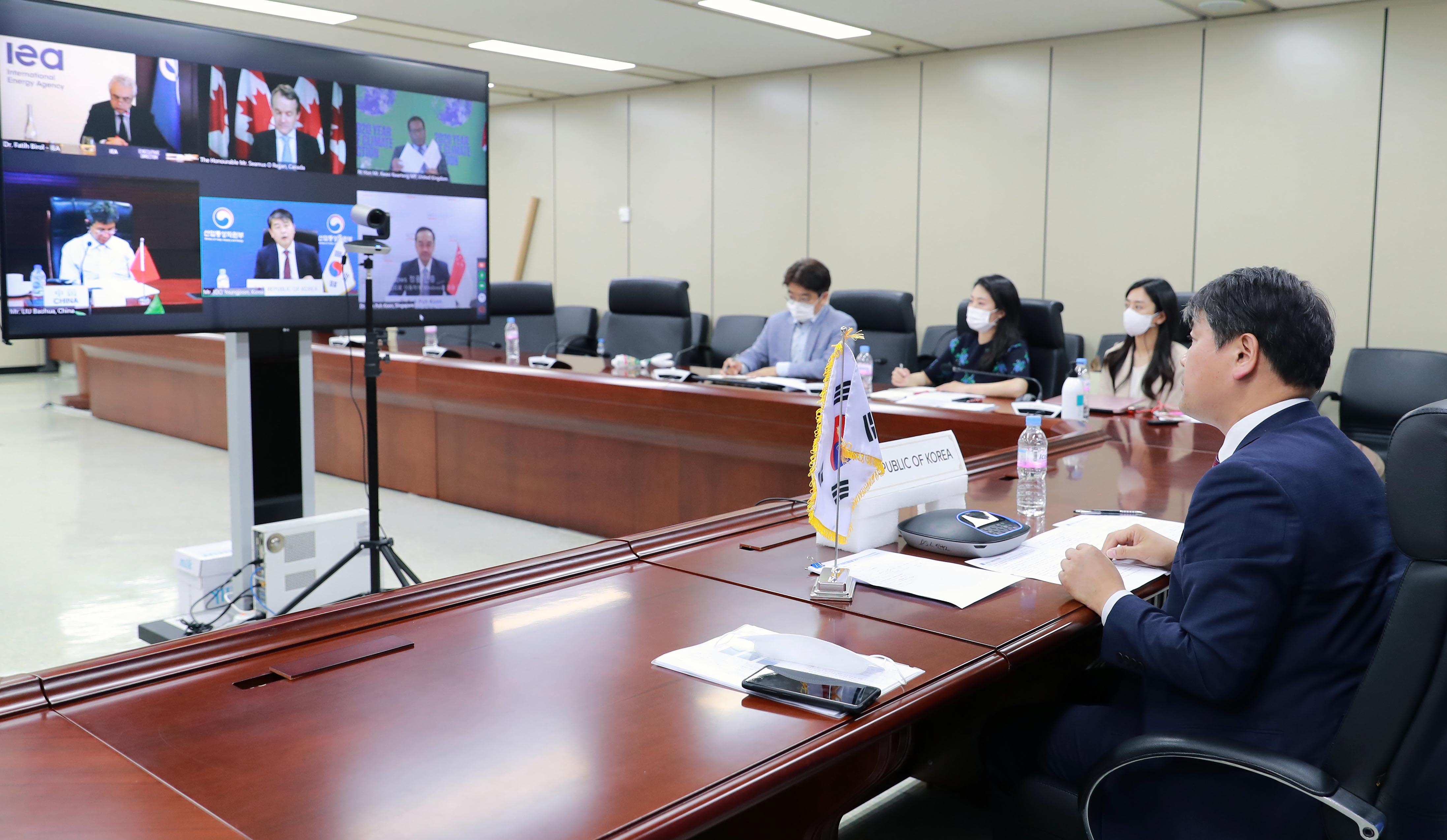 국제에너지기구(IEA) 장관급 라운드테이블 영상회의 4