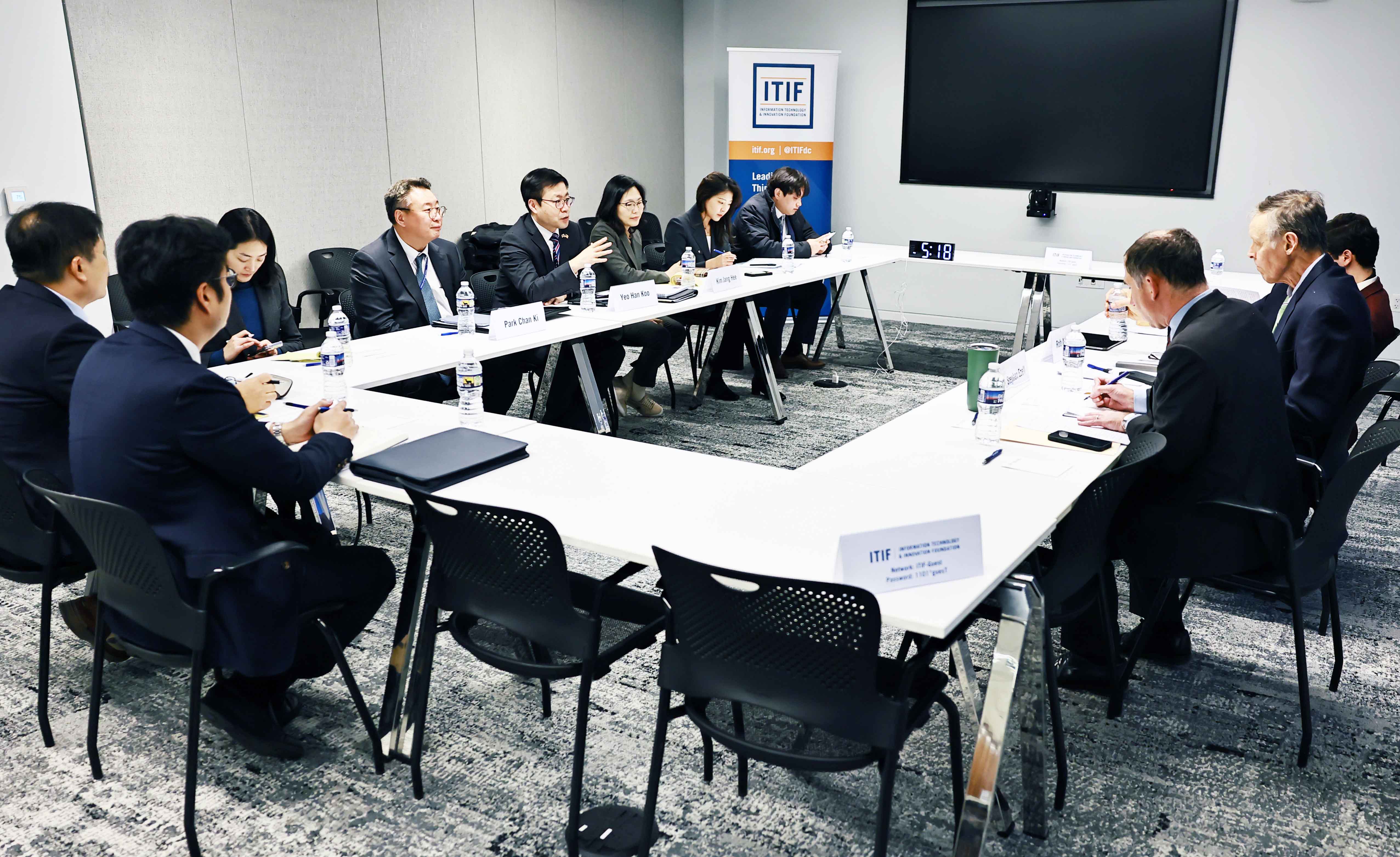 미국 정보기술혁신재단(ITIF) 회장 면담 3