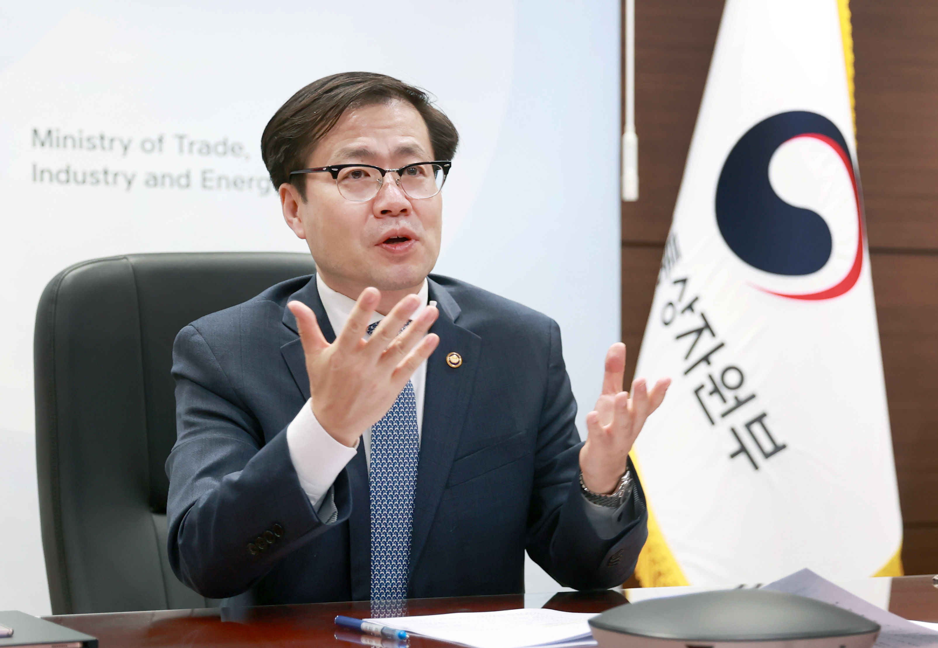 아미 베라 미국 하원의원 면담 3