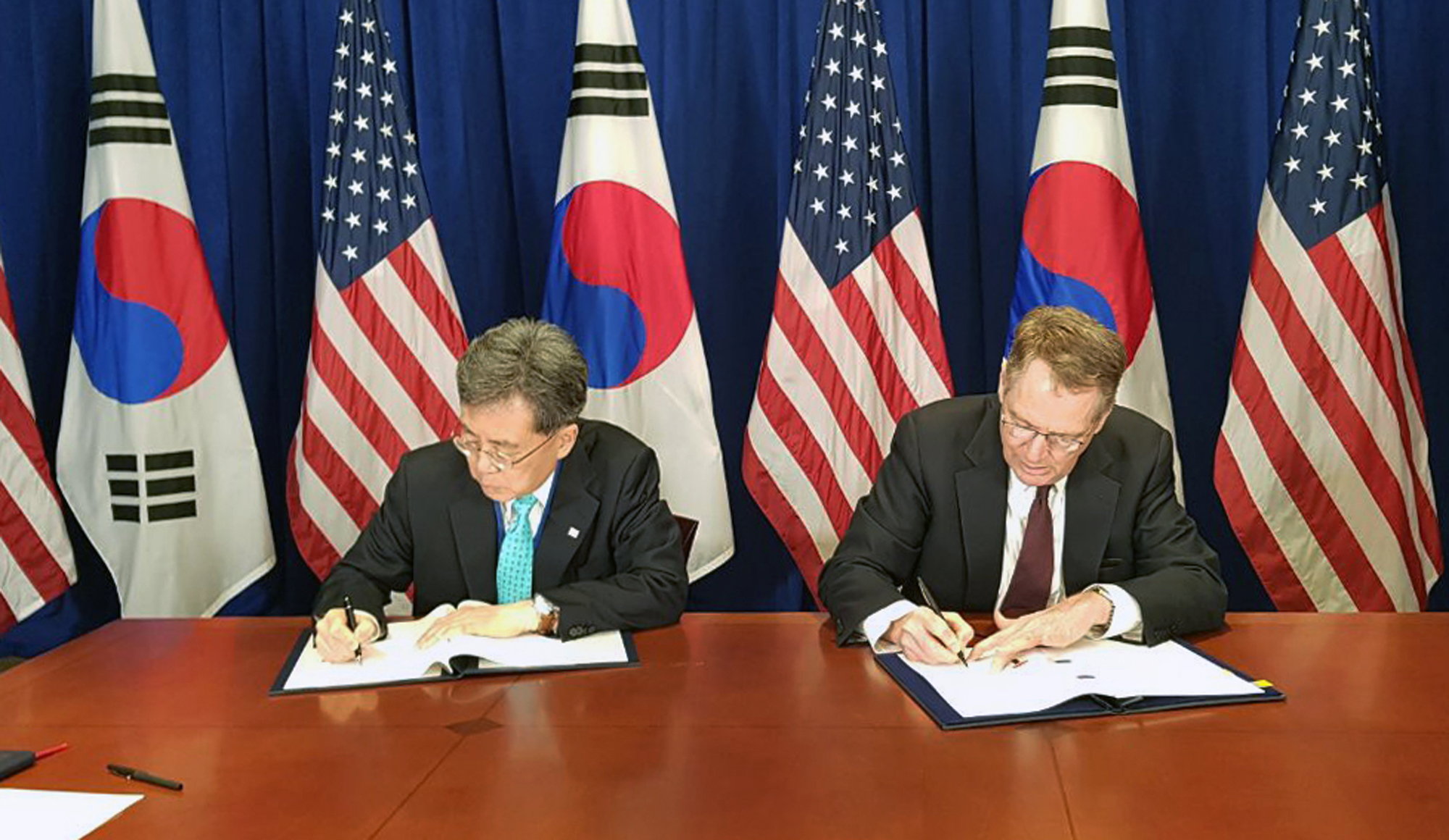 한-미 FTA 개정협상 결과문서 서명 5