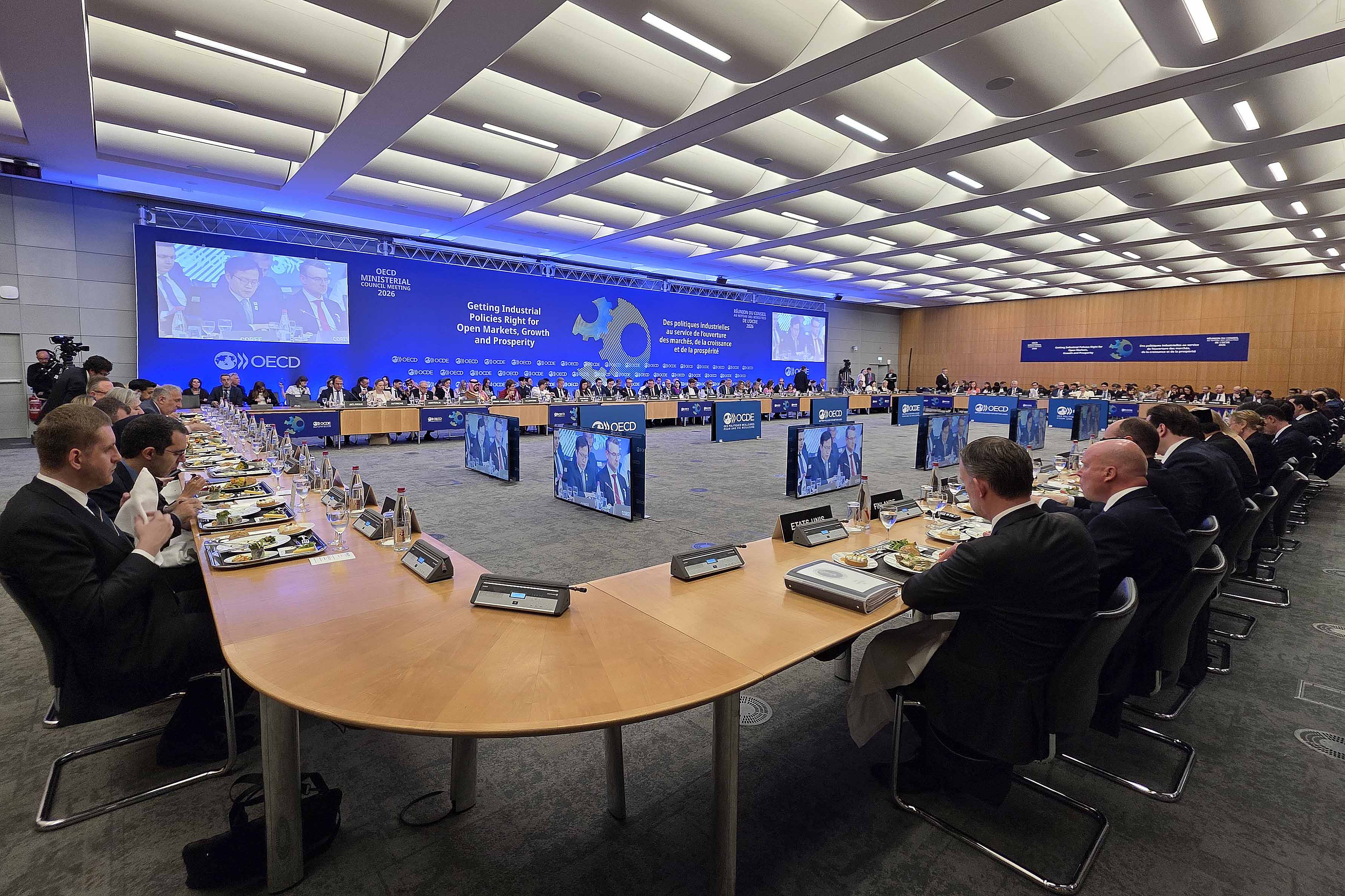 OECD 각료이사회 세션 1-산업정책의 목표와 영향 간 균형 회의 1