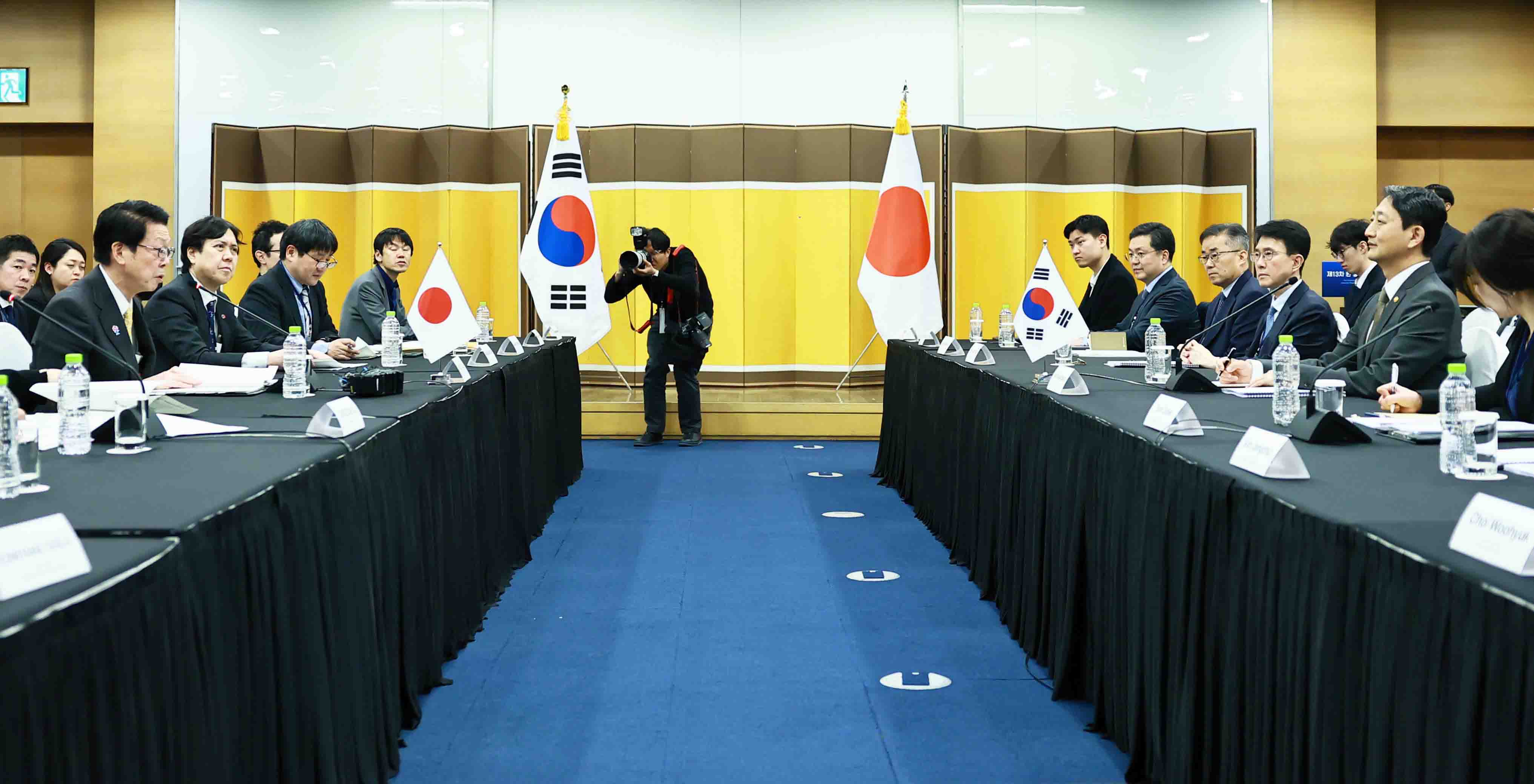 일본 경제산업성 대신 면담 2