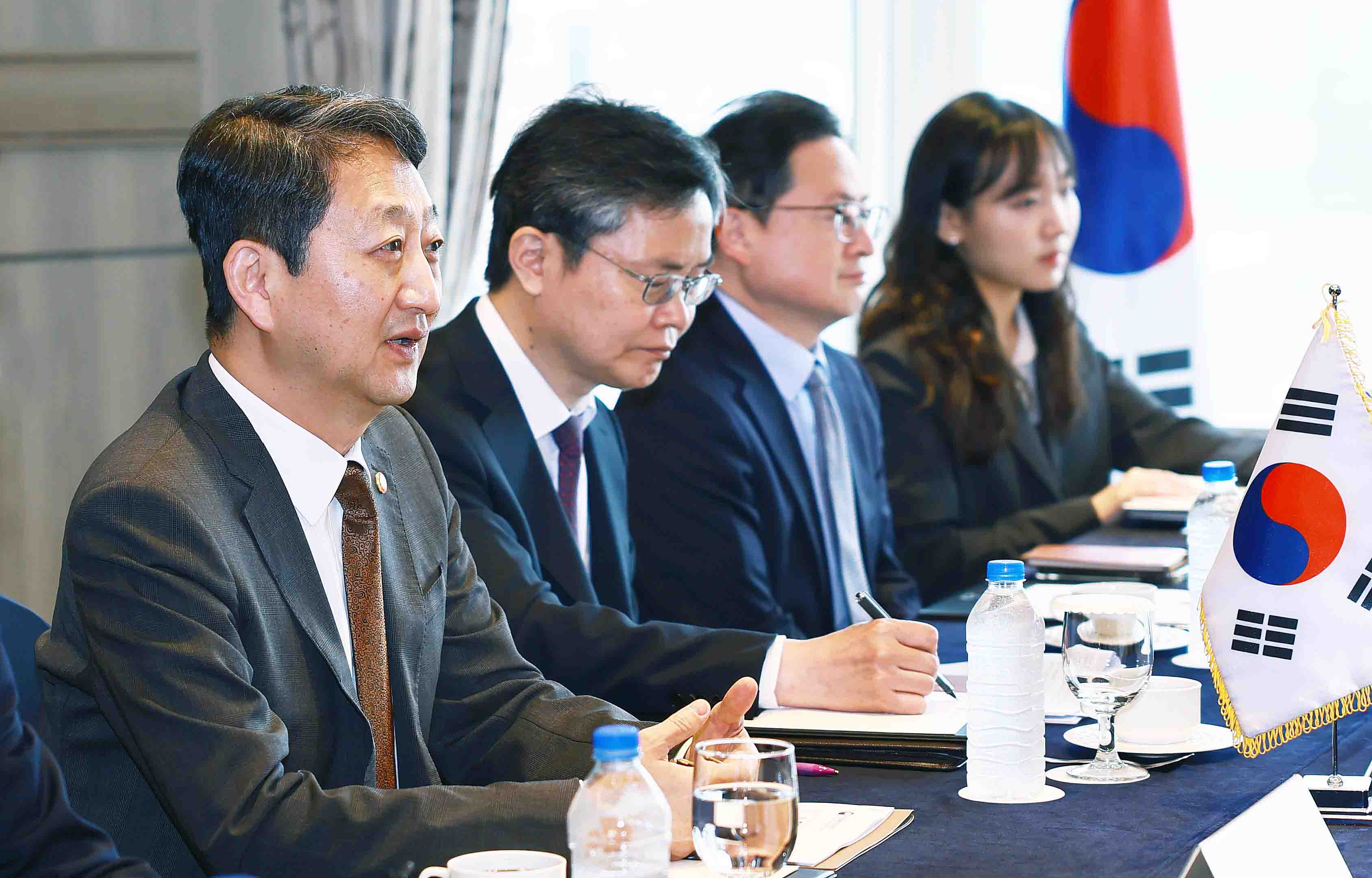 미국 하원 천연자원위원회 의원단 면담 3