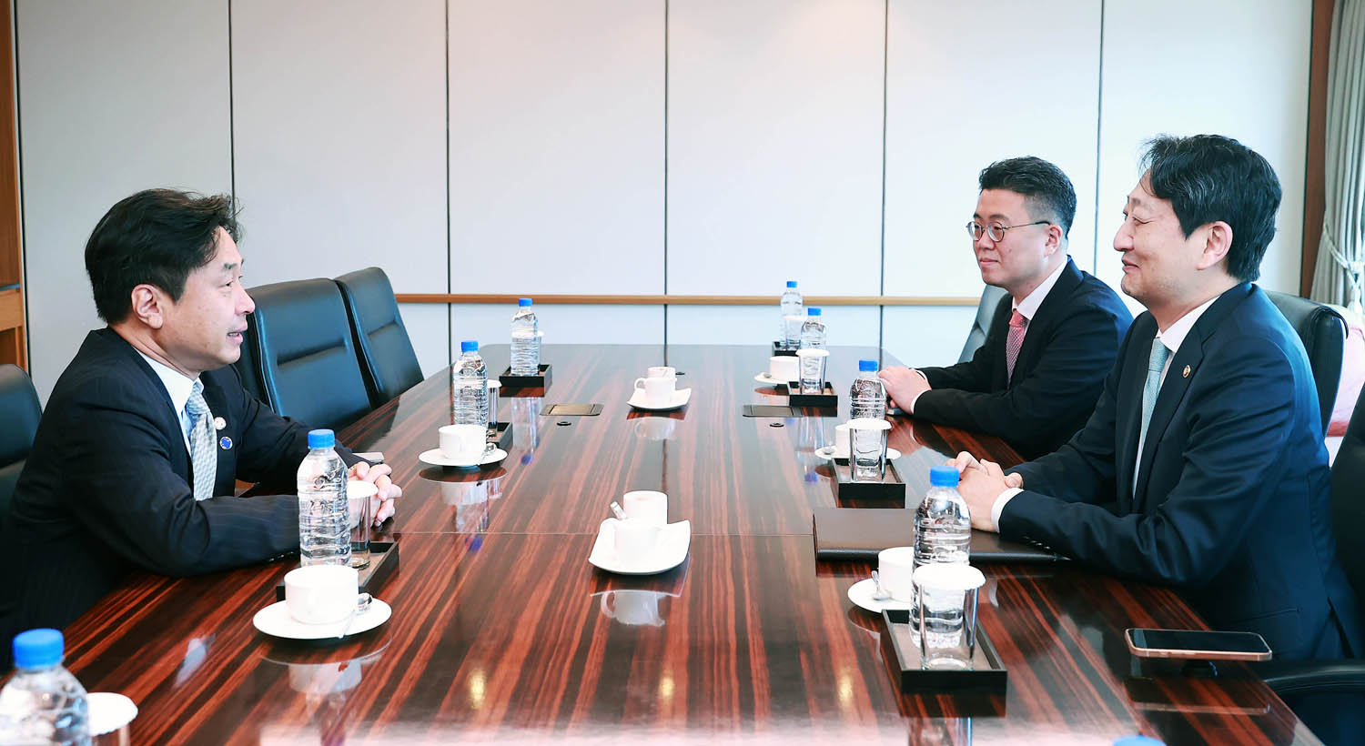 일본 경제산업성 경제산업심의관 면담 2
