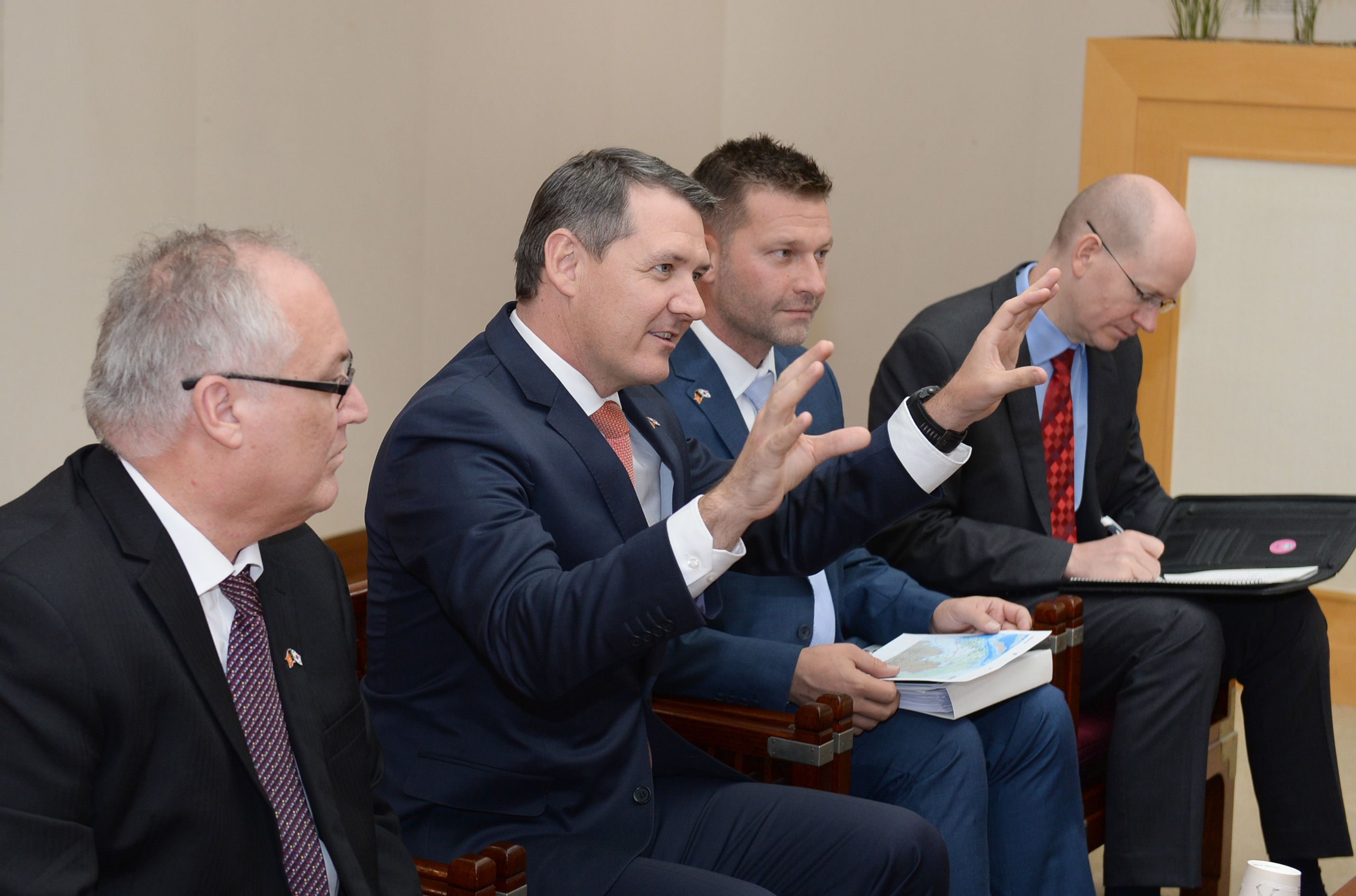 호주 북부준주 수석장관 면담 4