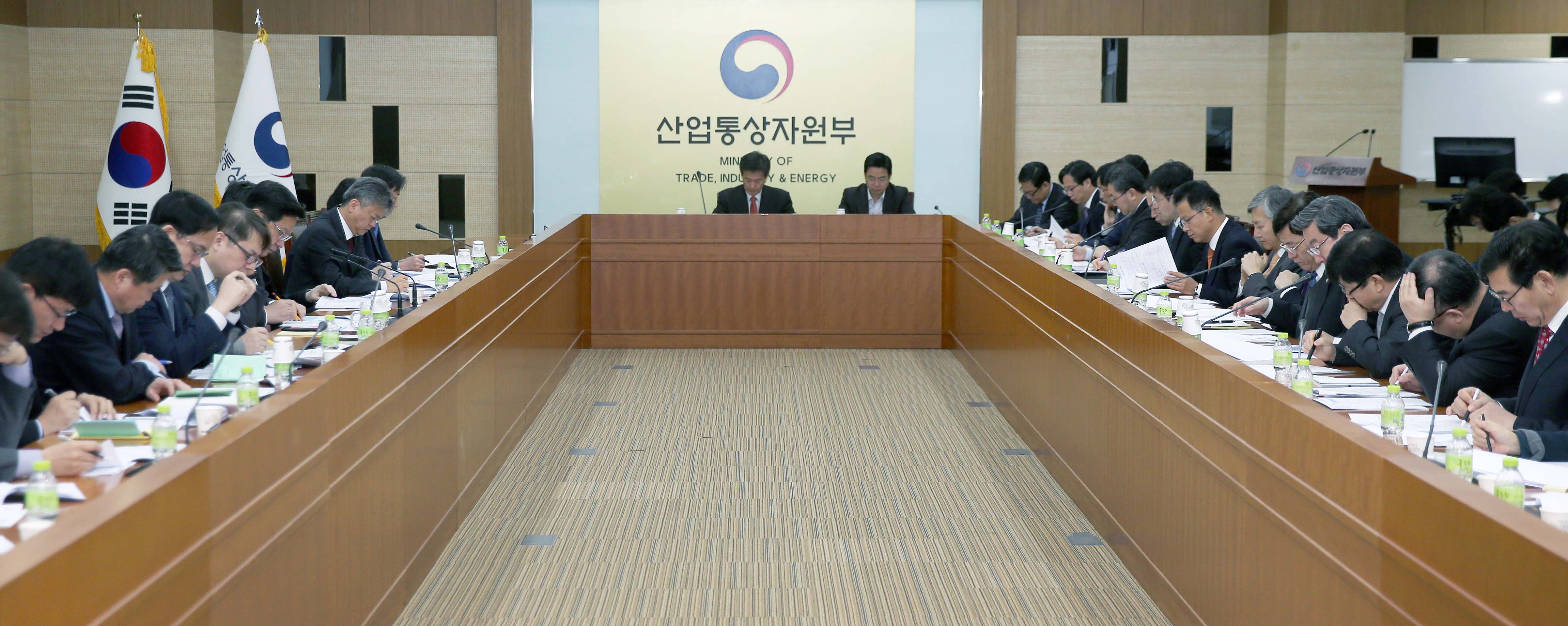 제8차 산업부 확대간부회의 및 우수부서 시상식 3
