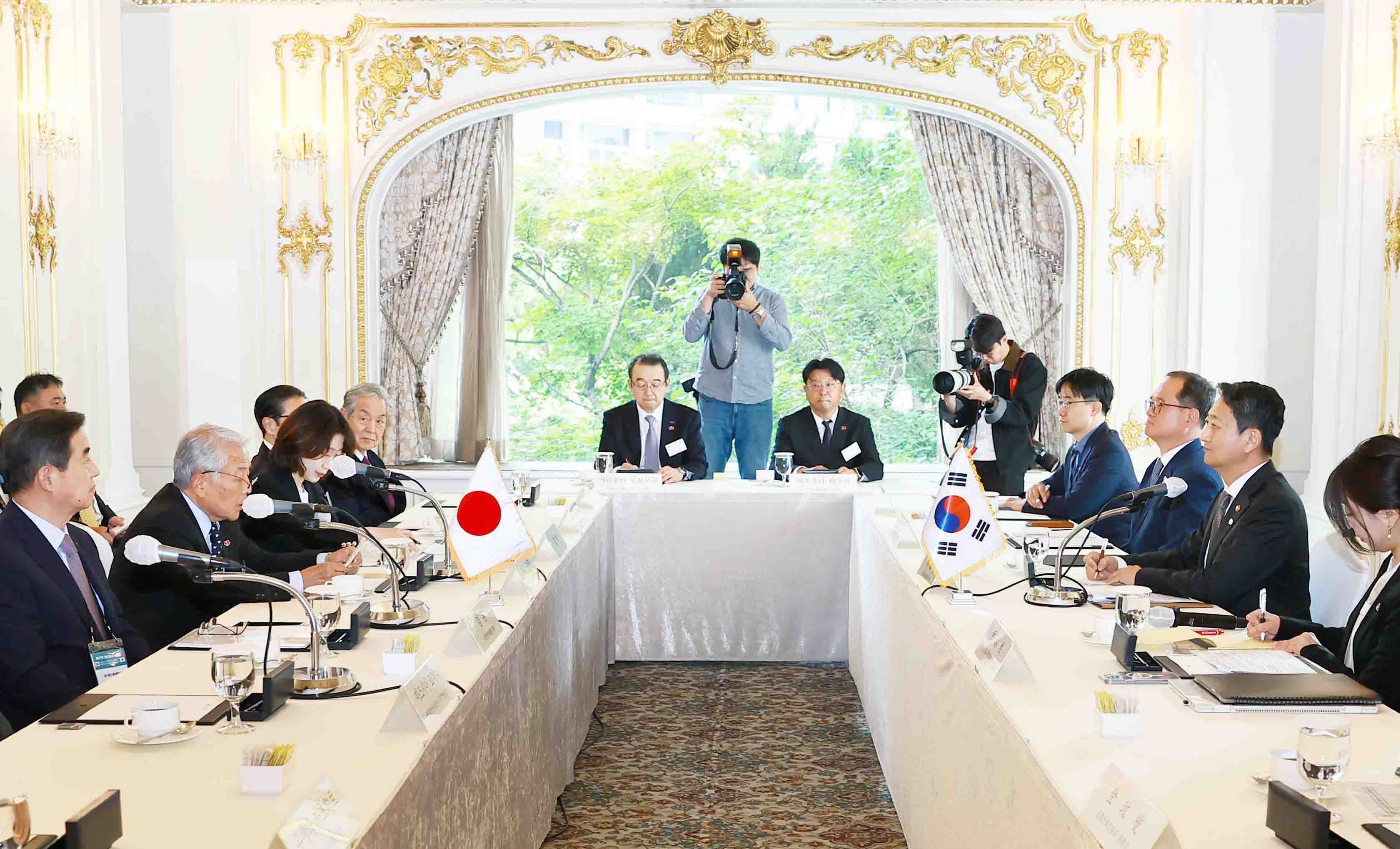 제57회 한일경제인회의 계기 경제인 사전환담 3