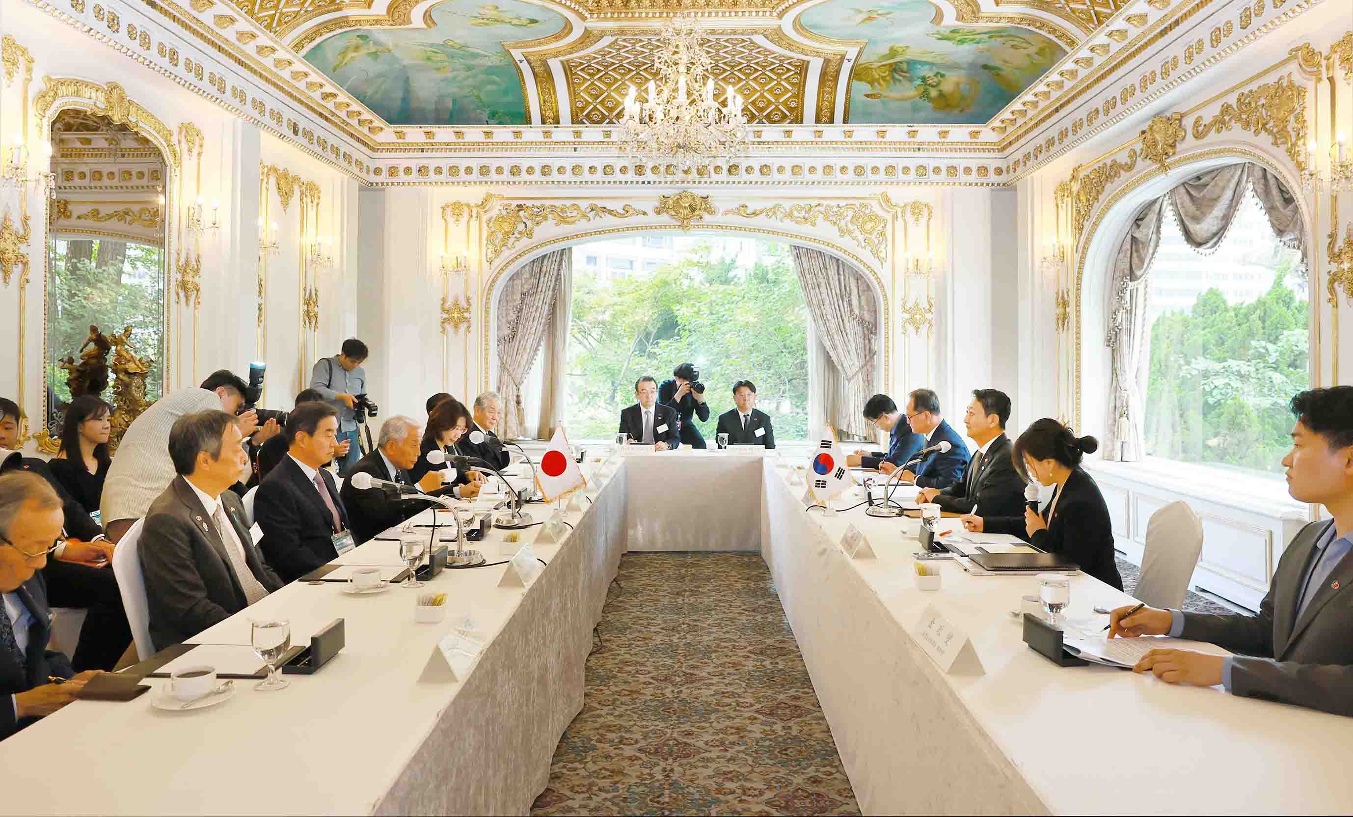제57회 한일경제인회의 계기 경제인 사전환담 6