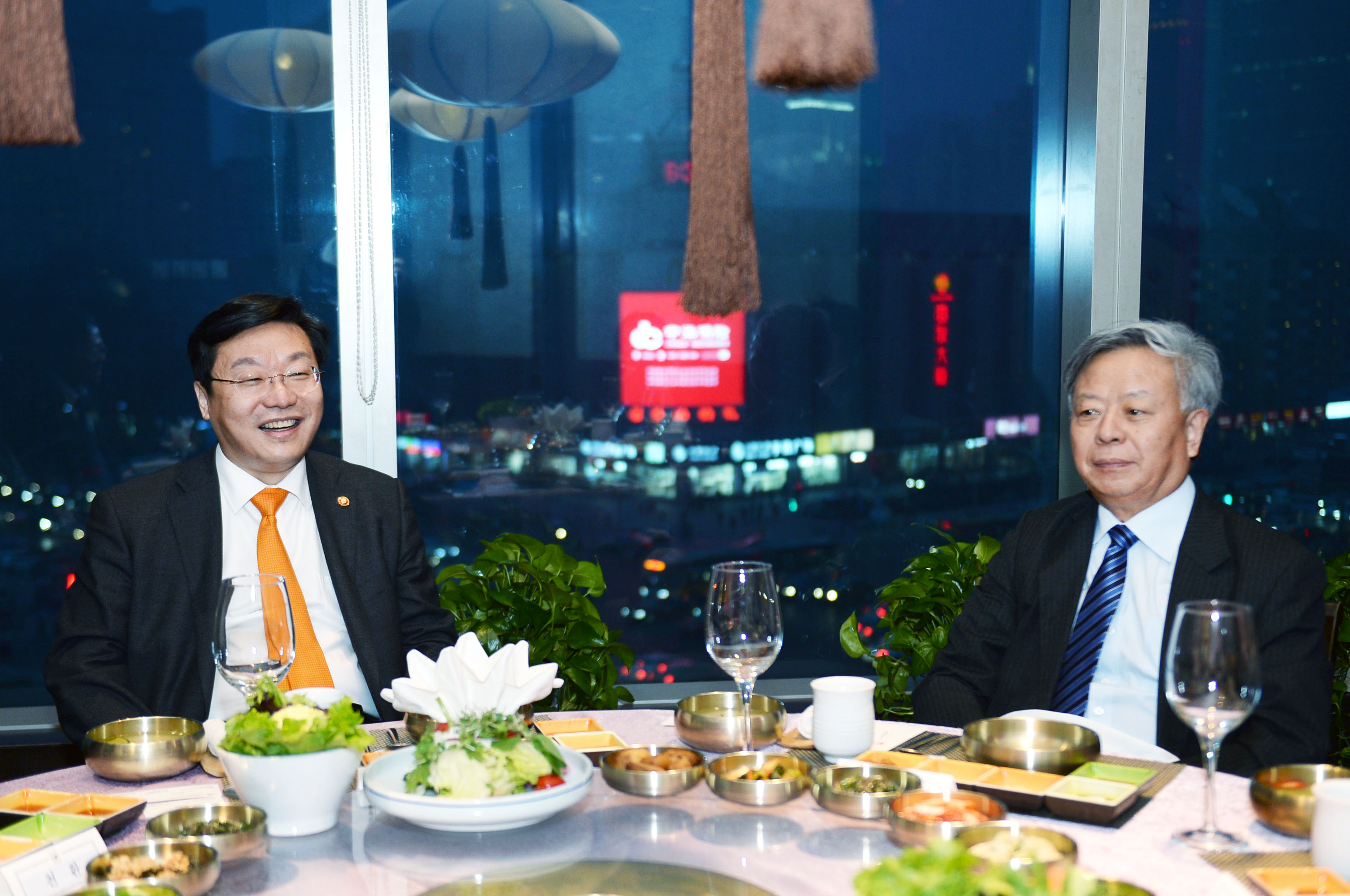 진뤼친 AIIB 총재 면담 5