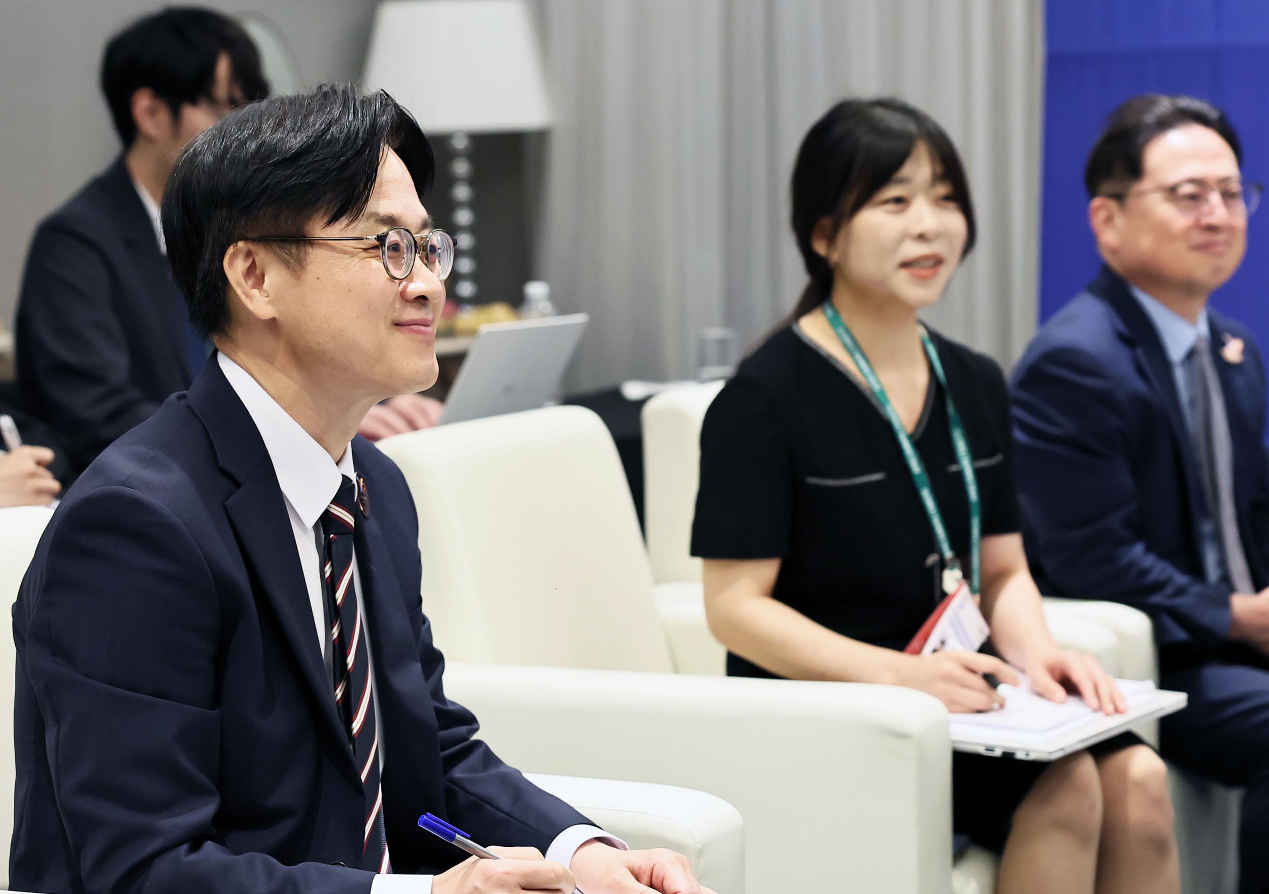 일본 경제산업성 대신정무관(차관급) 면담 4