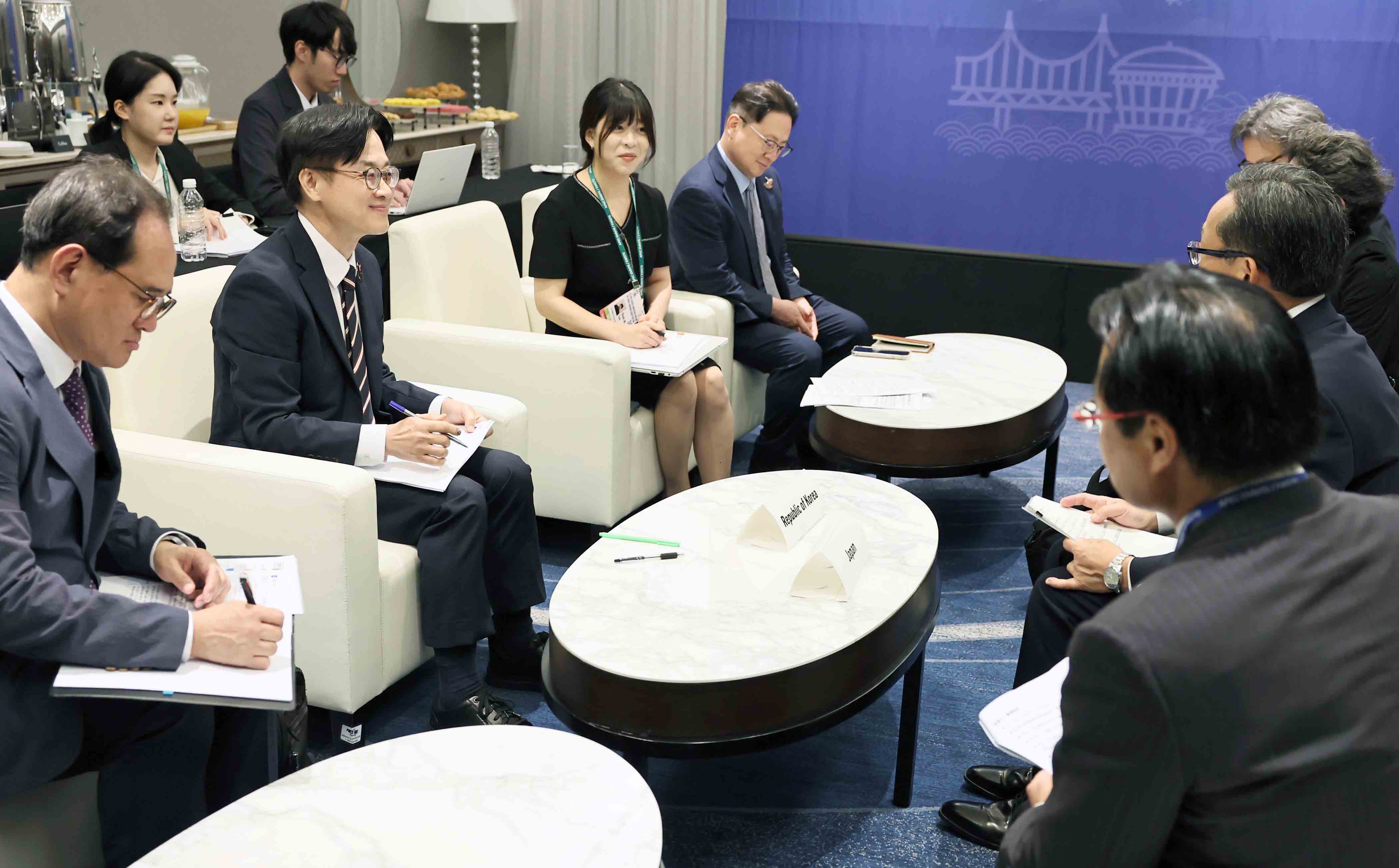 일본 경제산업성 대신정무관(차관급) 면담 5