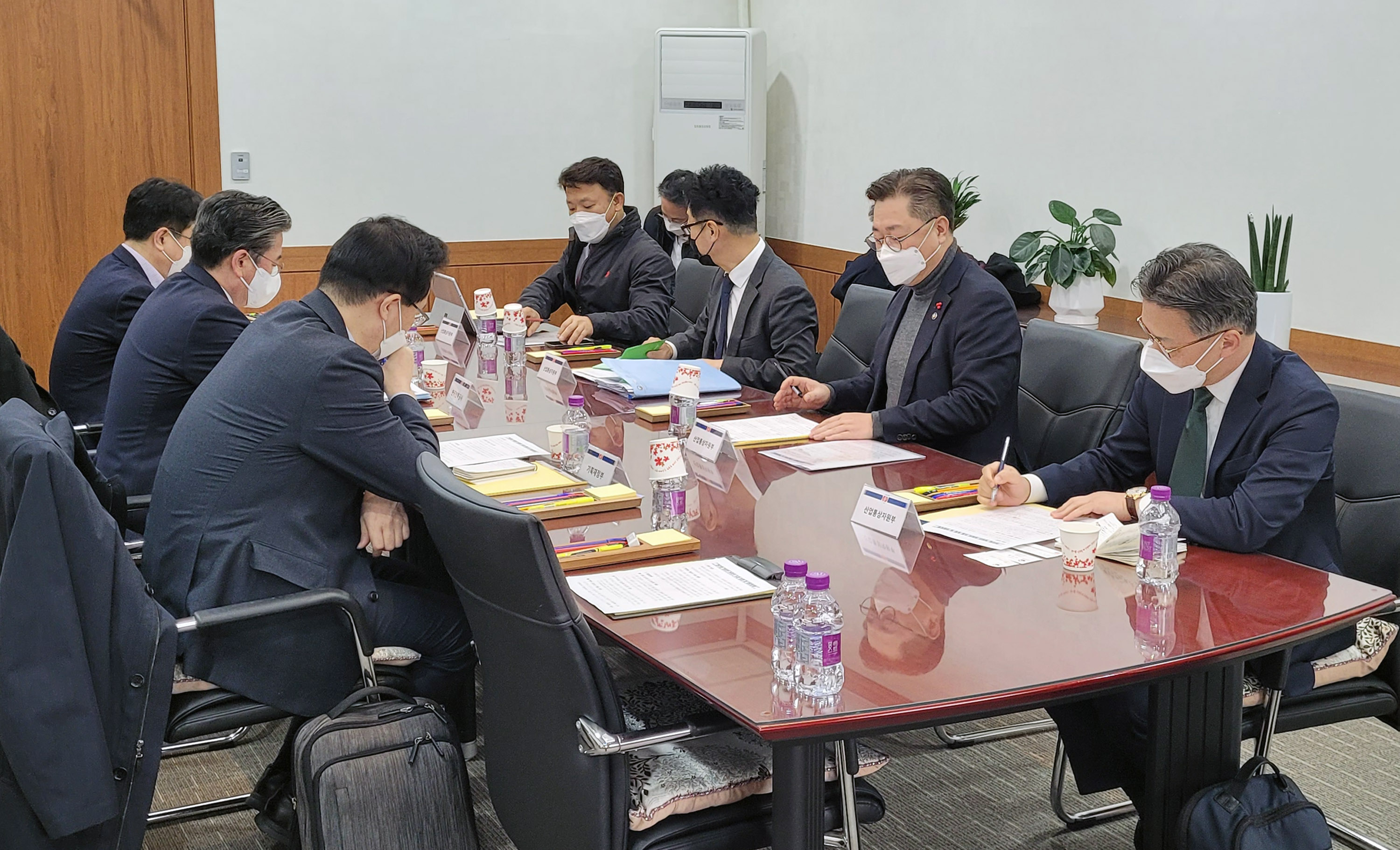 한전 재무위기 대책 회의 1