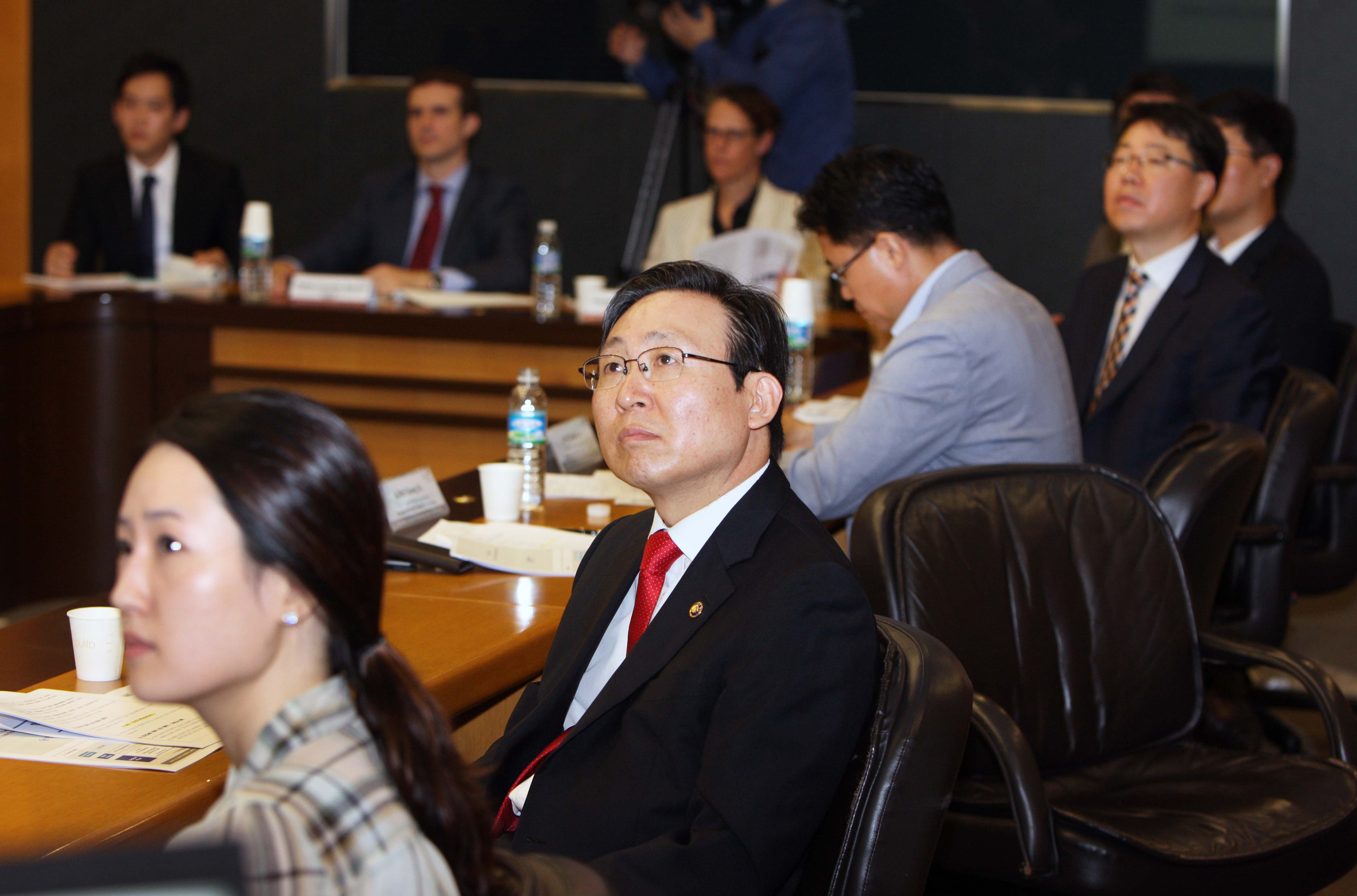 한국국제교류재단 초청 유력인사 간담회 4