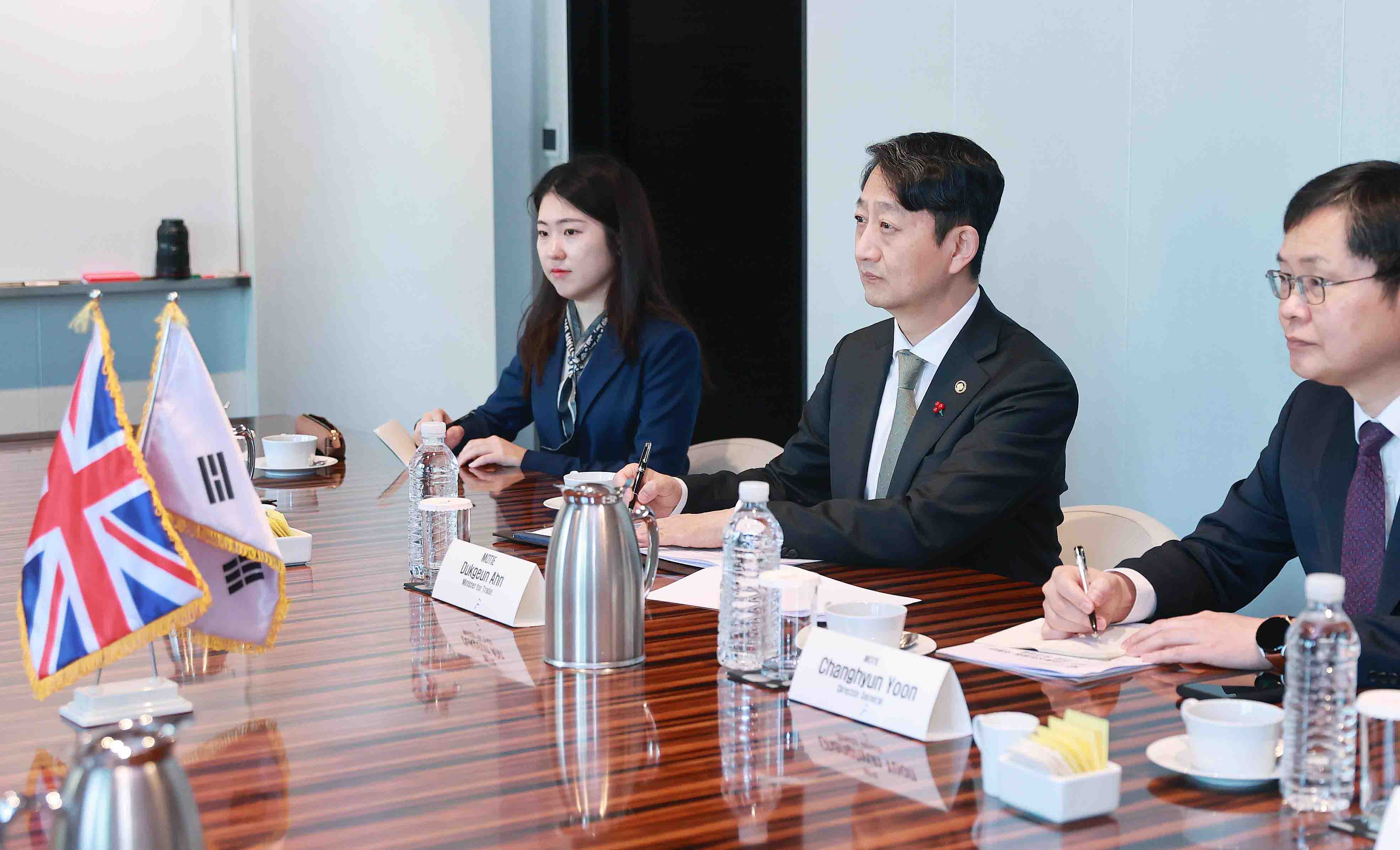 영국 기업통상위원회 의원단 면담 4