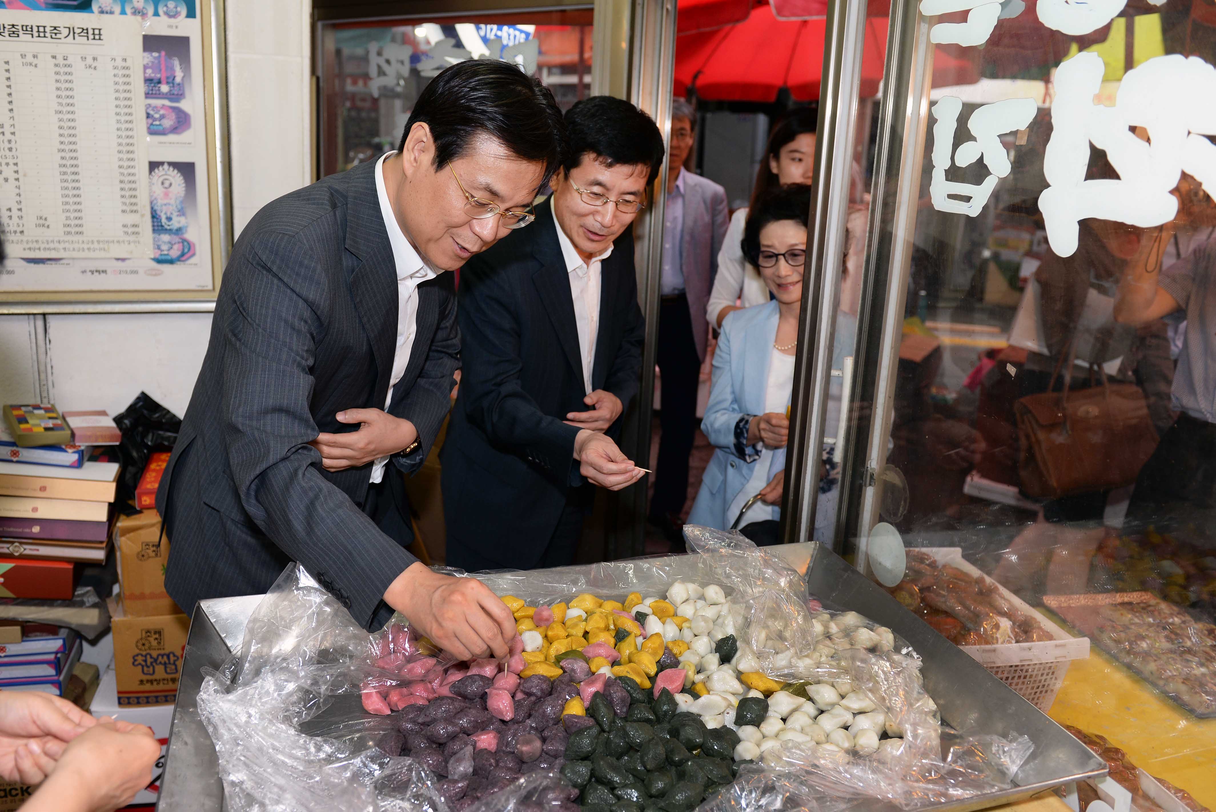 추석 명절을 맞아 전통시장인 강남 영동시장 방문 1
