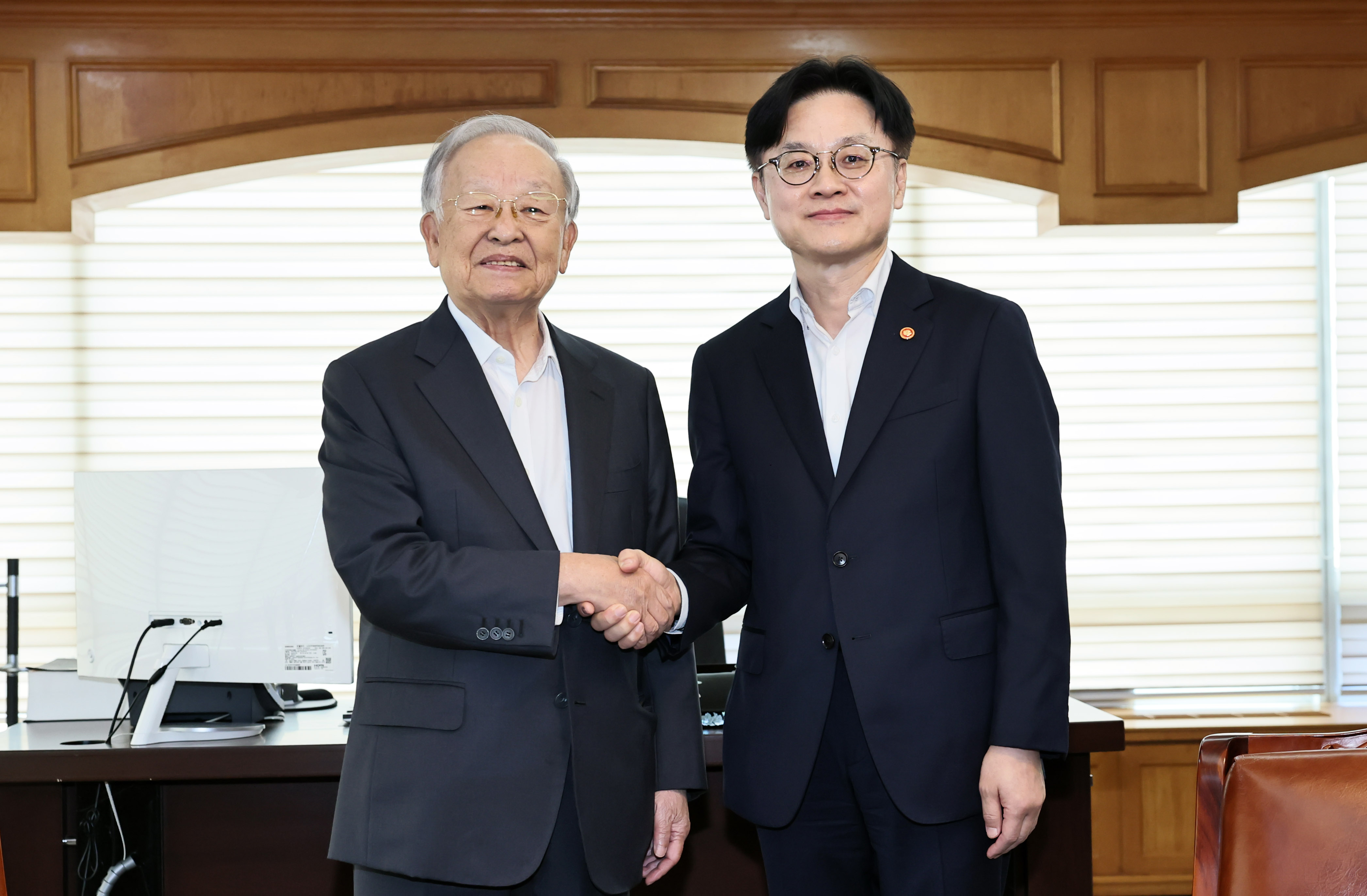 손경식 한국경영자총협회 회장 면담 1