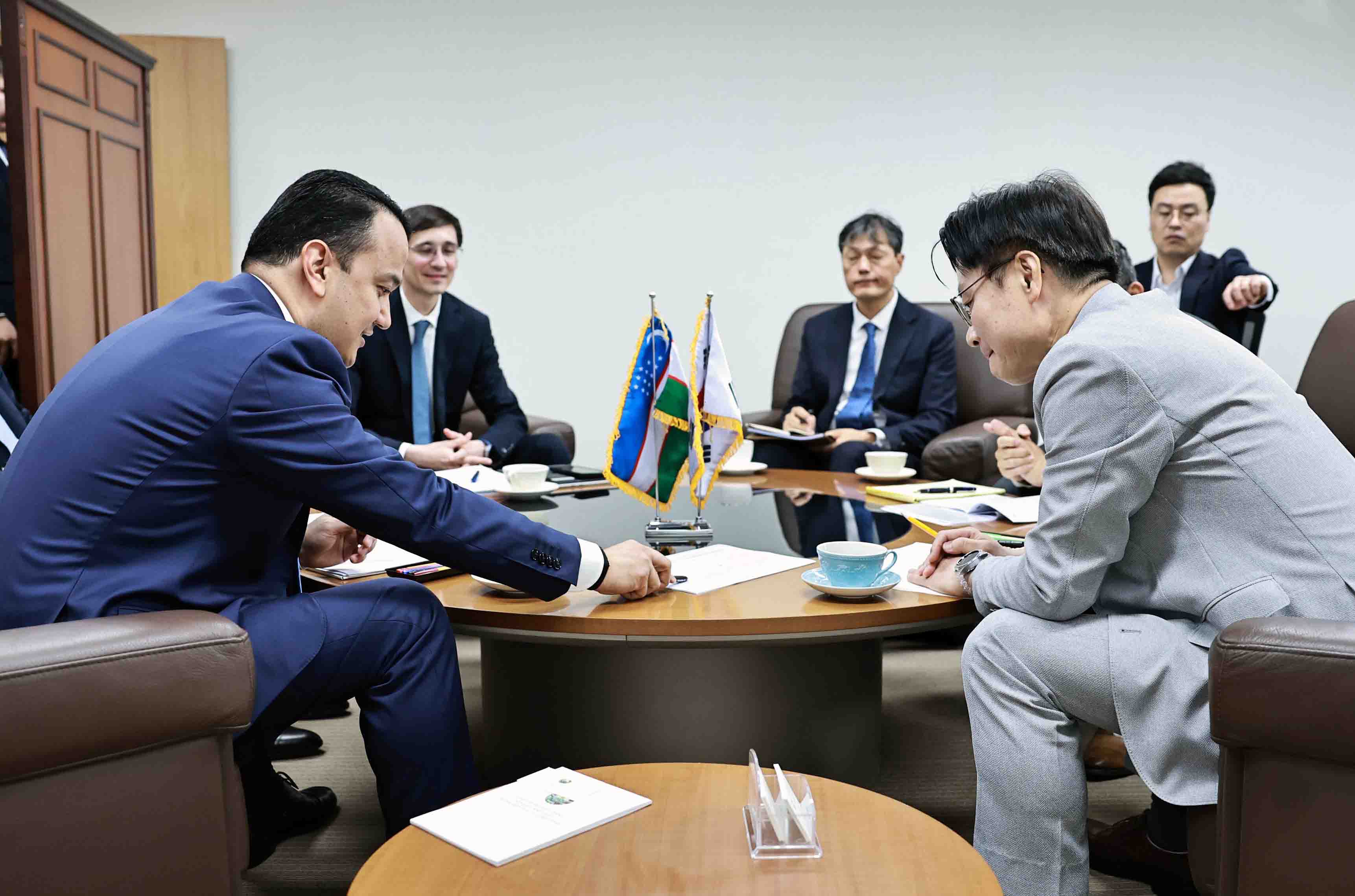 우즈베키스탄 투자산업통상부 장관 면담 5