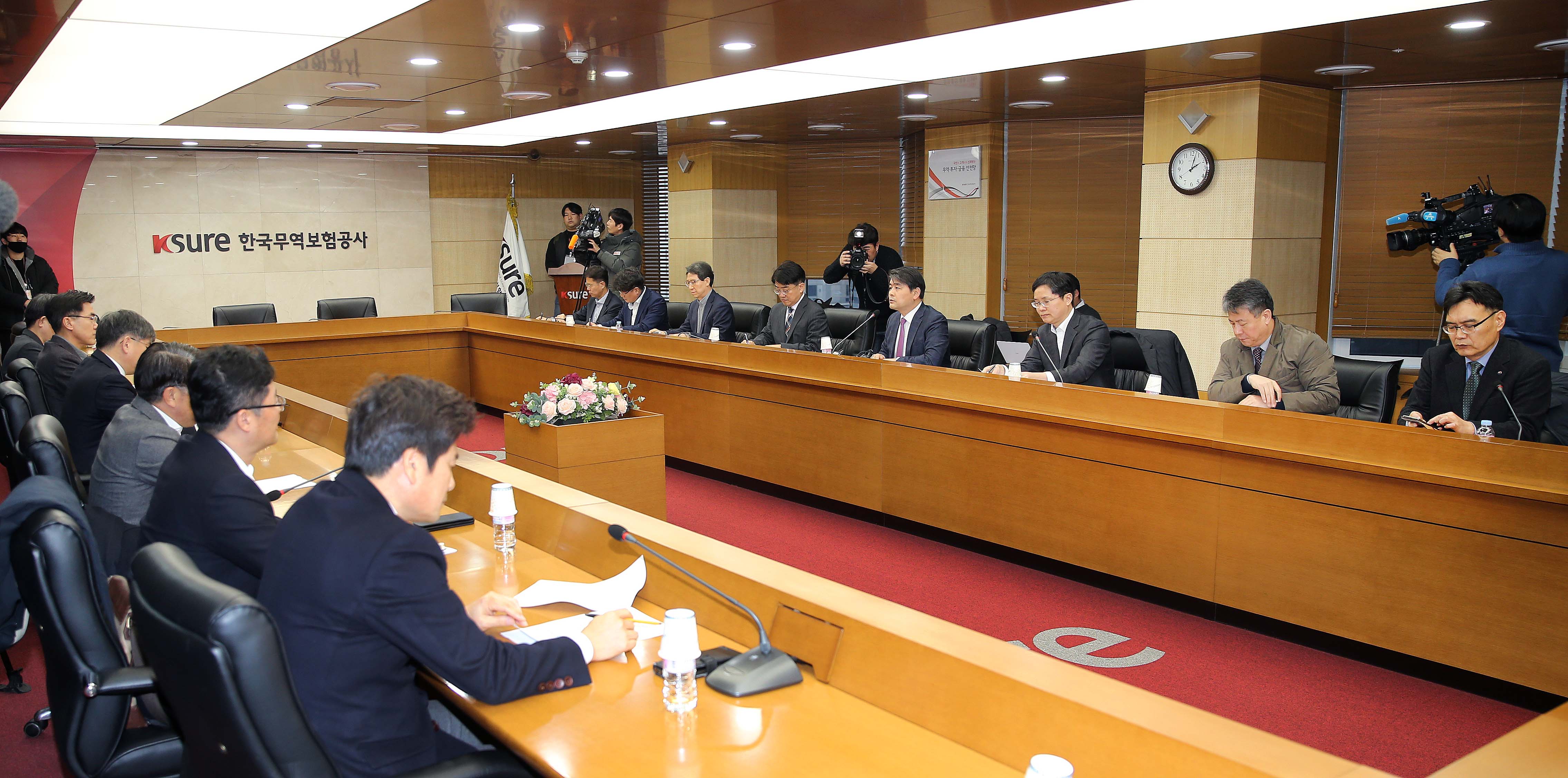 최근 중동정세와 관련하여 석유·가스 수급 및 가격동향 점검회의 4