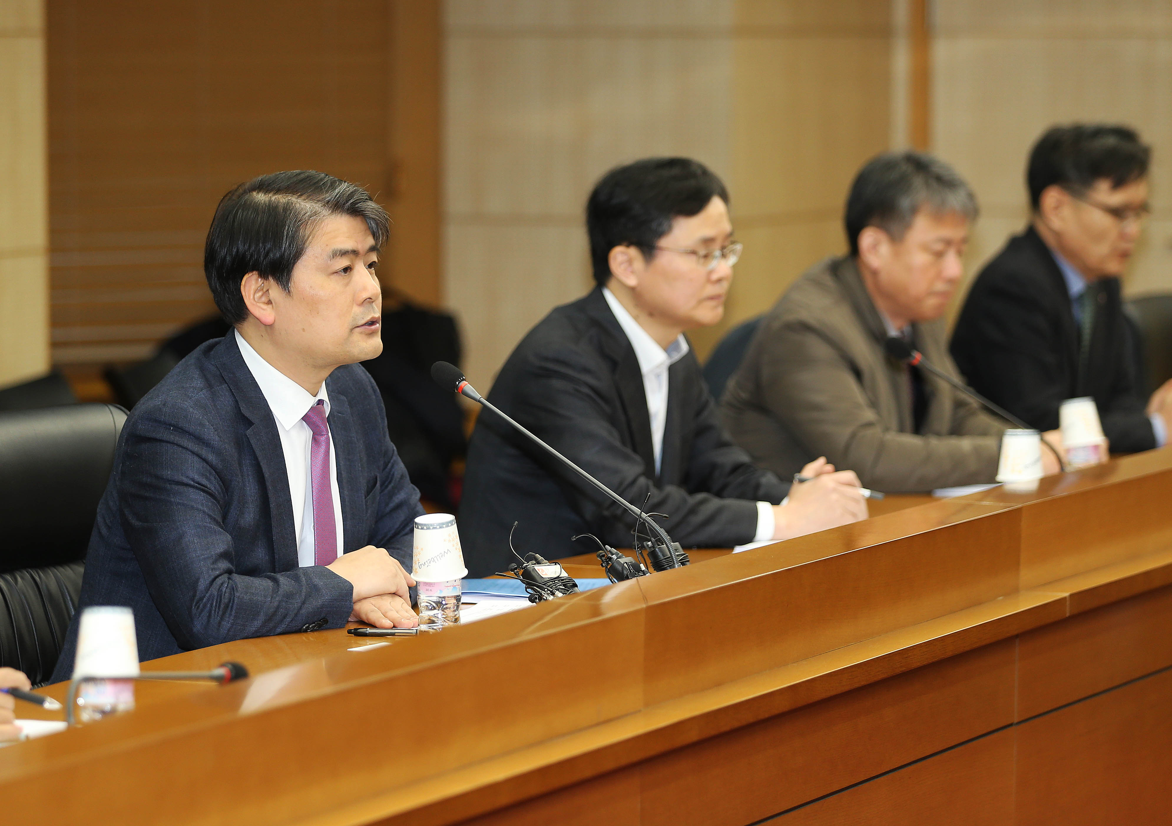 최근 중동정세와 관련하여 석유·가스 수급 및 가격동향 점검회의 1