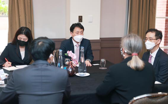 호주 산업과학에너지자원부 차관보 면담 1