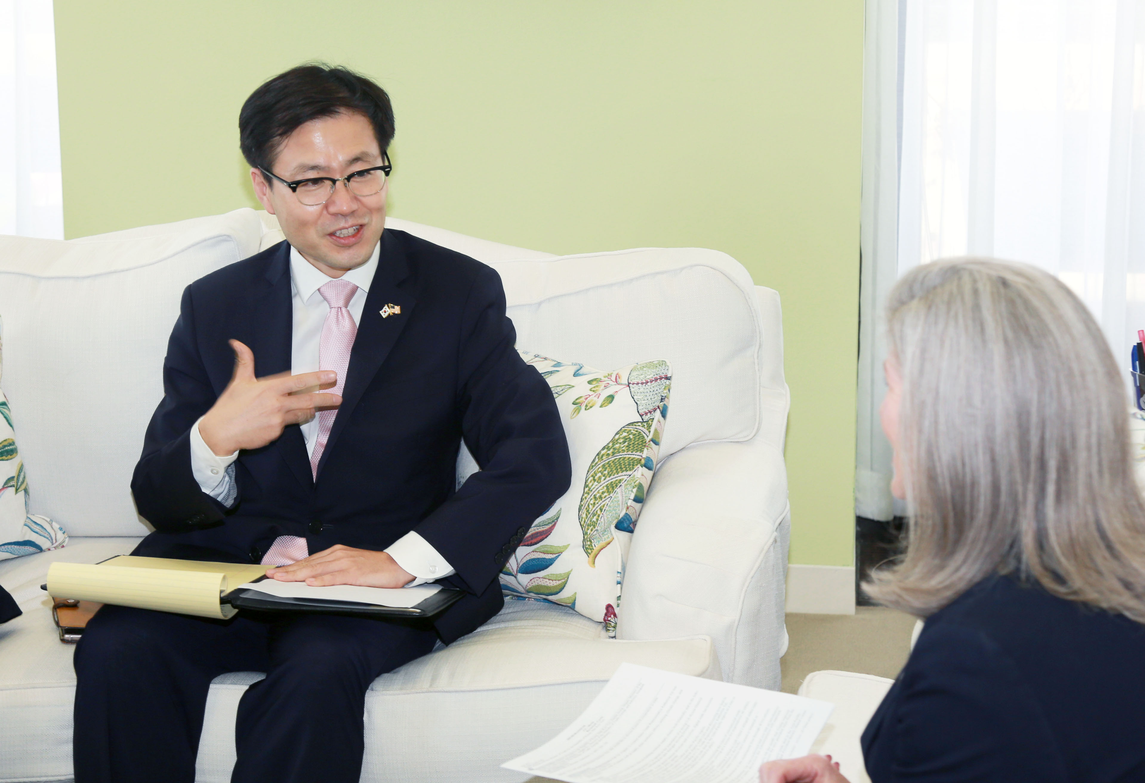 조니 언스트 미국 상원의원 면담 4