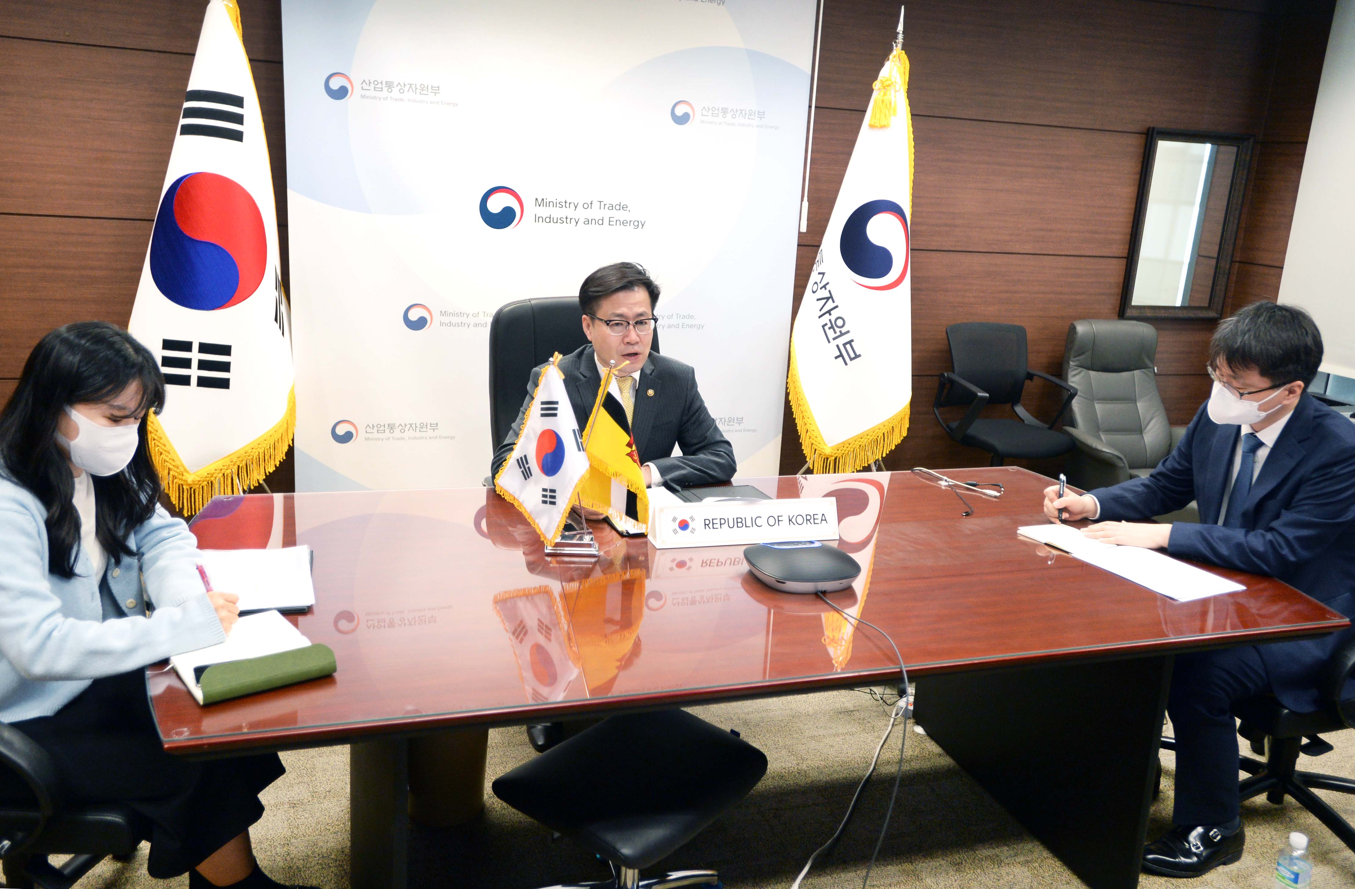 브루나이 재정경제부 제2장관 화상회담 4