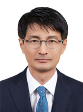 administrator of Masan Free Trade Zone Office, Myeong-Geun Jin